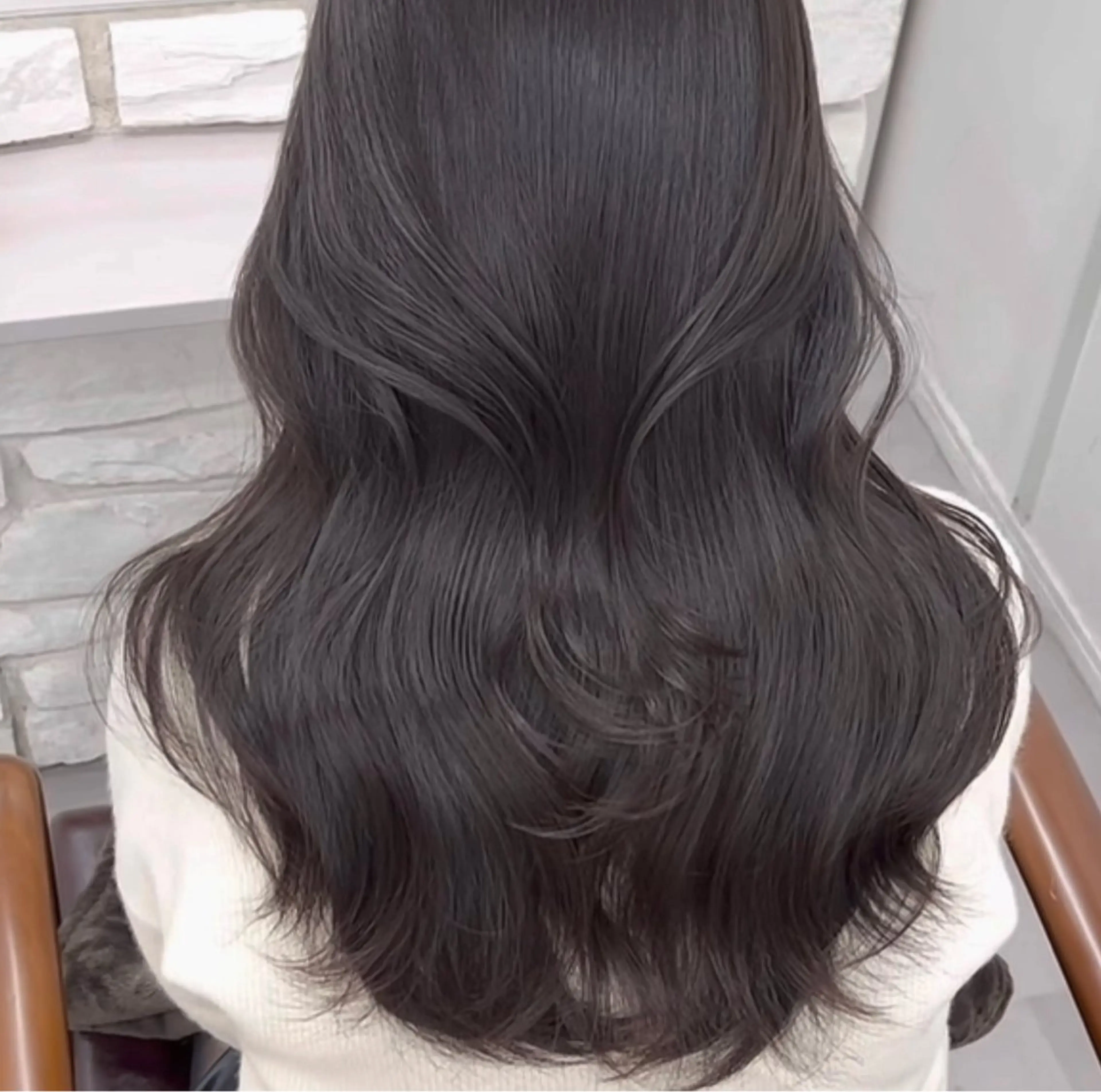 ロング カラー グレージュ カット ヘアカラー トリートメント 巻ける髪質改善で美髪 にデザイン✨/よしみのヘアスタイル