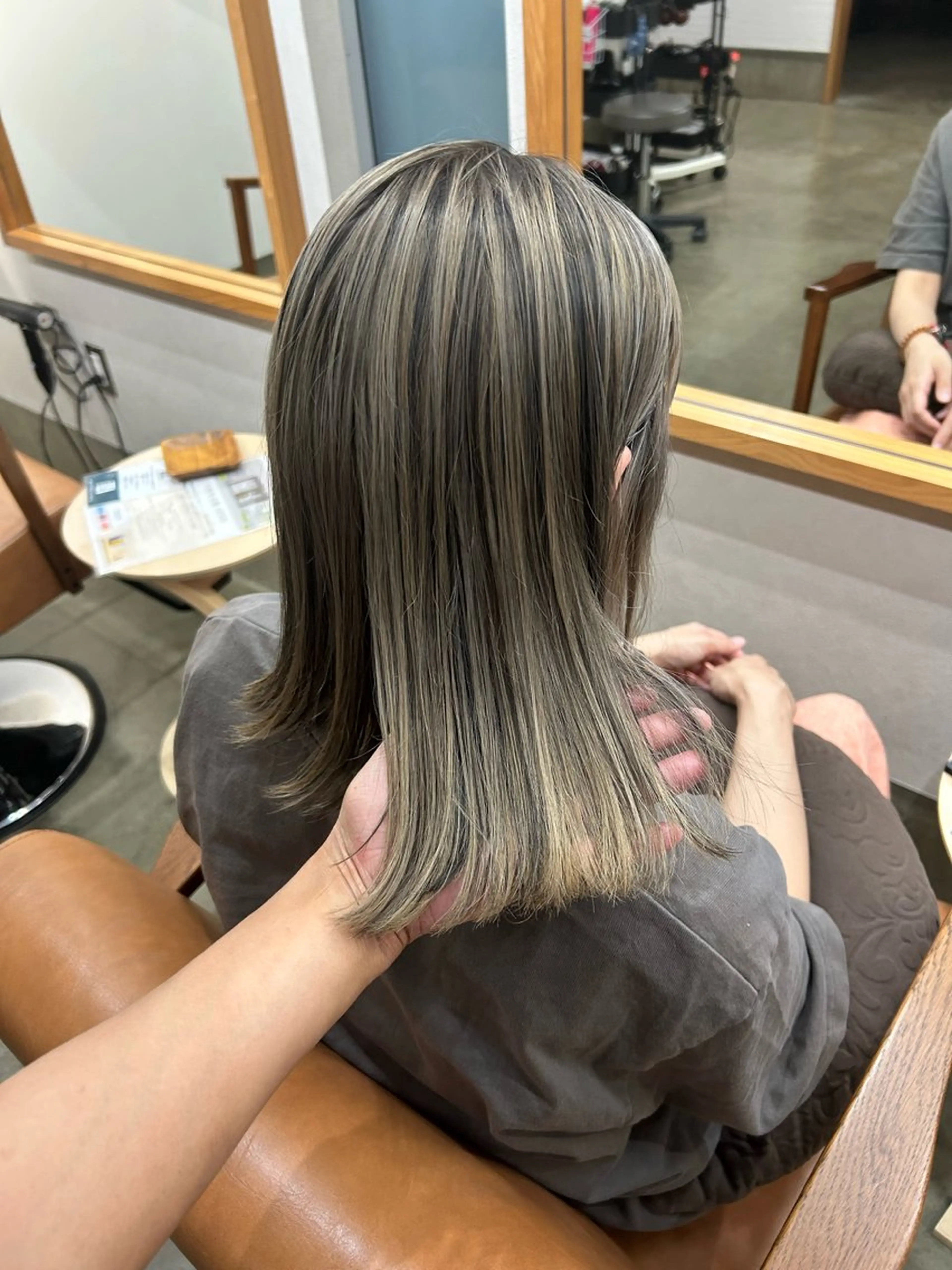 カラー まつやま さおりのヘアスタイル