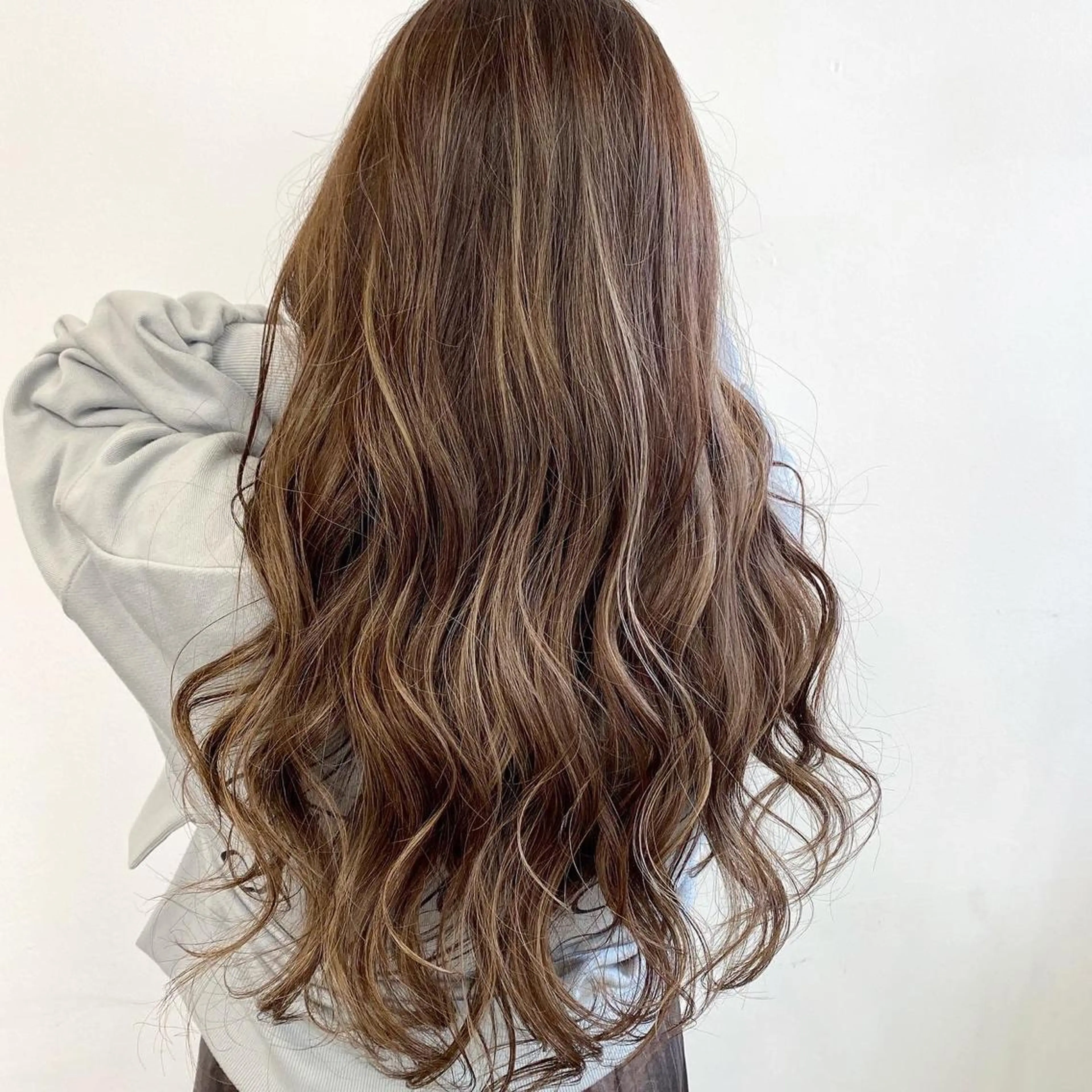 ロング カラー カット ヘアカラー トリートメント ハイライト／髪質改善 裕樹のヘアスタイル