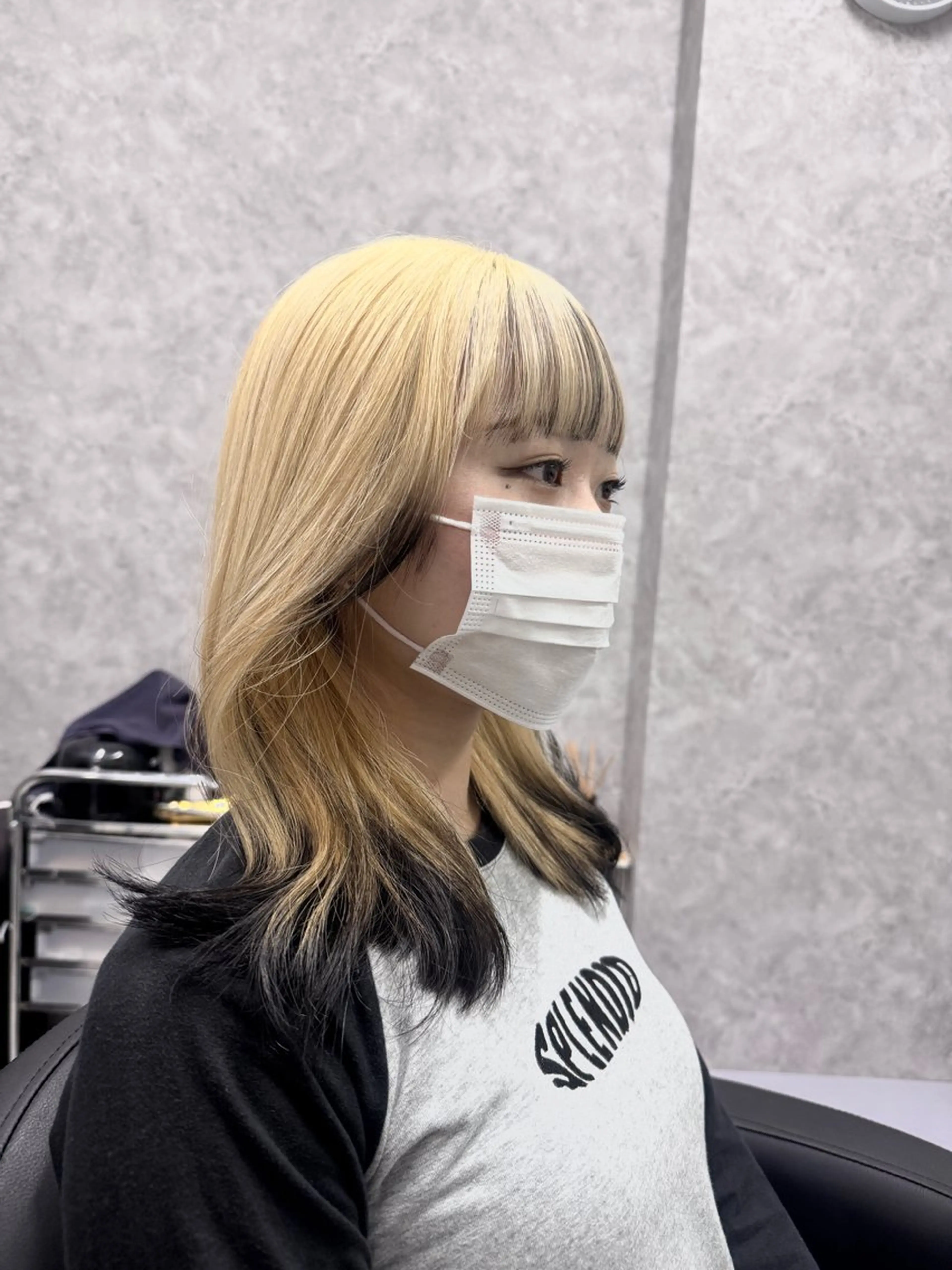 ミディアム カラー 黒髪 ブリーチ ブロンド デザインカラー 韓国風カラー🤎 𝒄𝒉𝒊𝒌𝒂のヘアスタイル