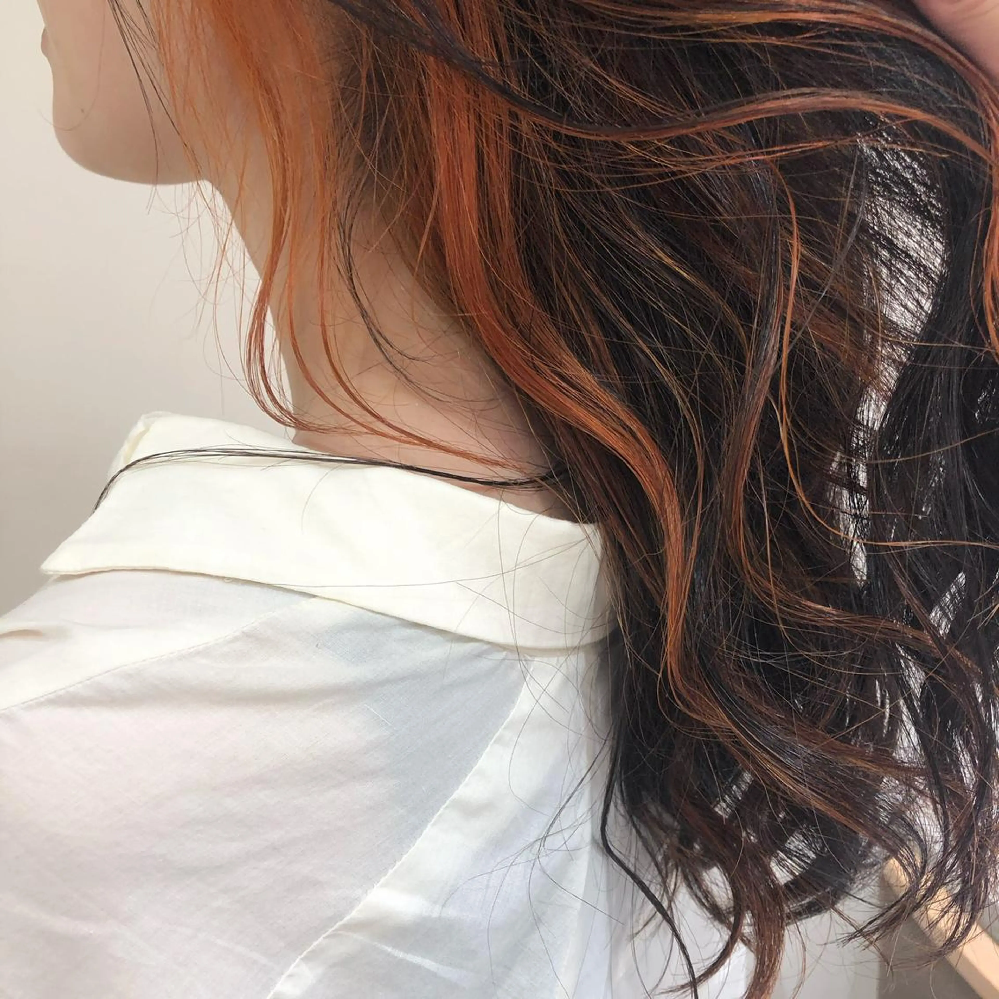 セミロング カラー インナーカラー オレンジ レイヤーカット/ ハイライト　千咲季のヘアスタイル