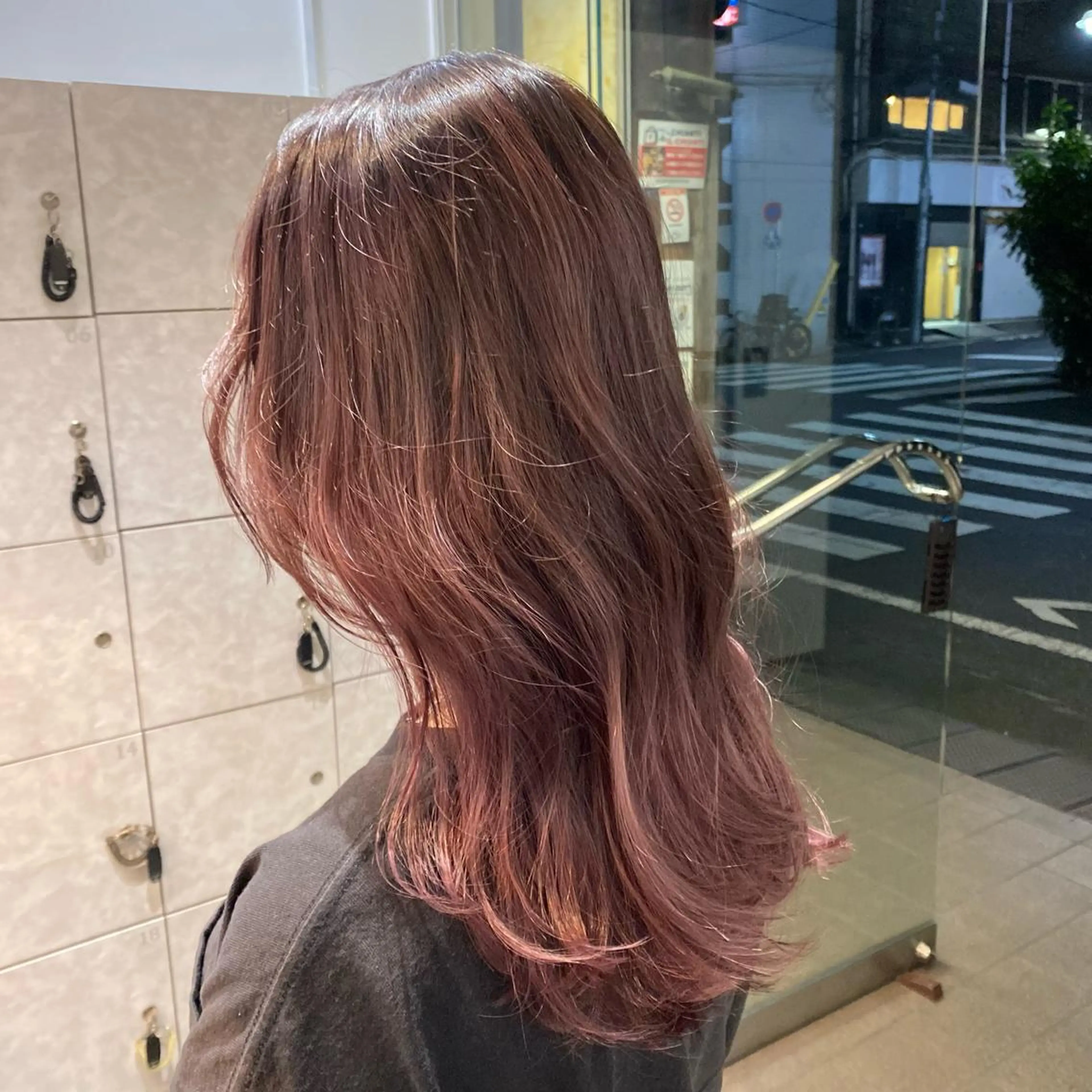 ロング カラー デザインカラー グラデーションカラー ピンクカラー ヘアカラー 増子 祐太朗のヘアスタイル