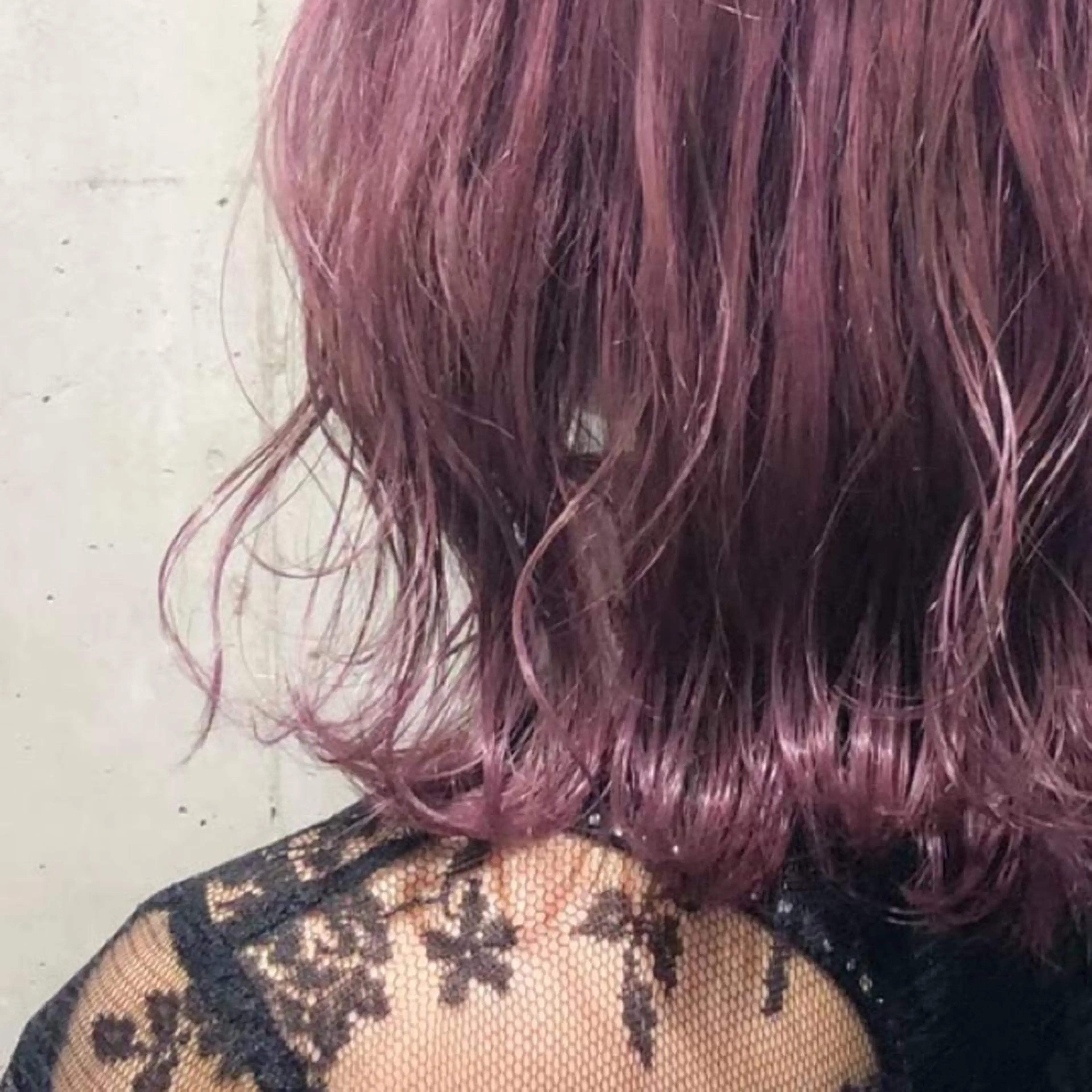 ミディアム カラー ヘアアレンジ ブリーチ ラベンダーカラー ピンクカラー パープルカラー 🐩推し活🐩 FUTABA🍒のヘアスタイル