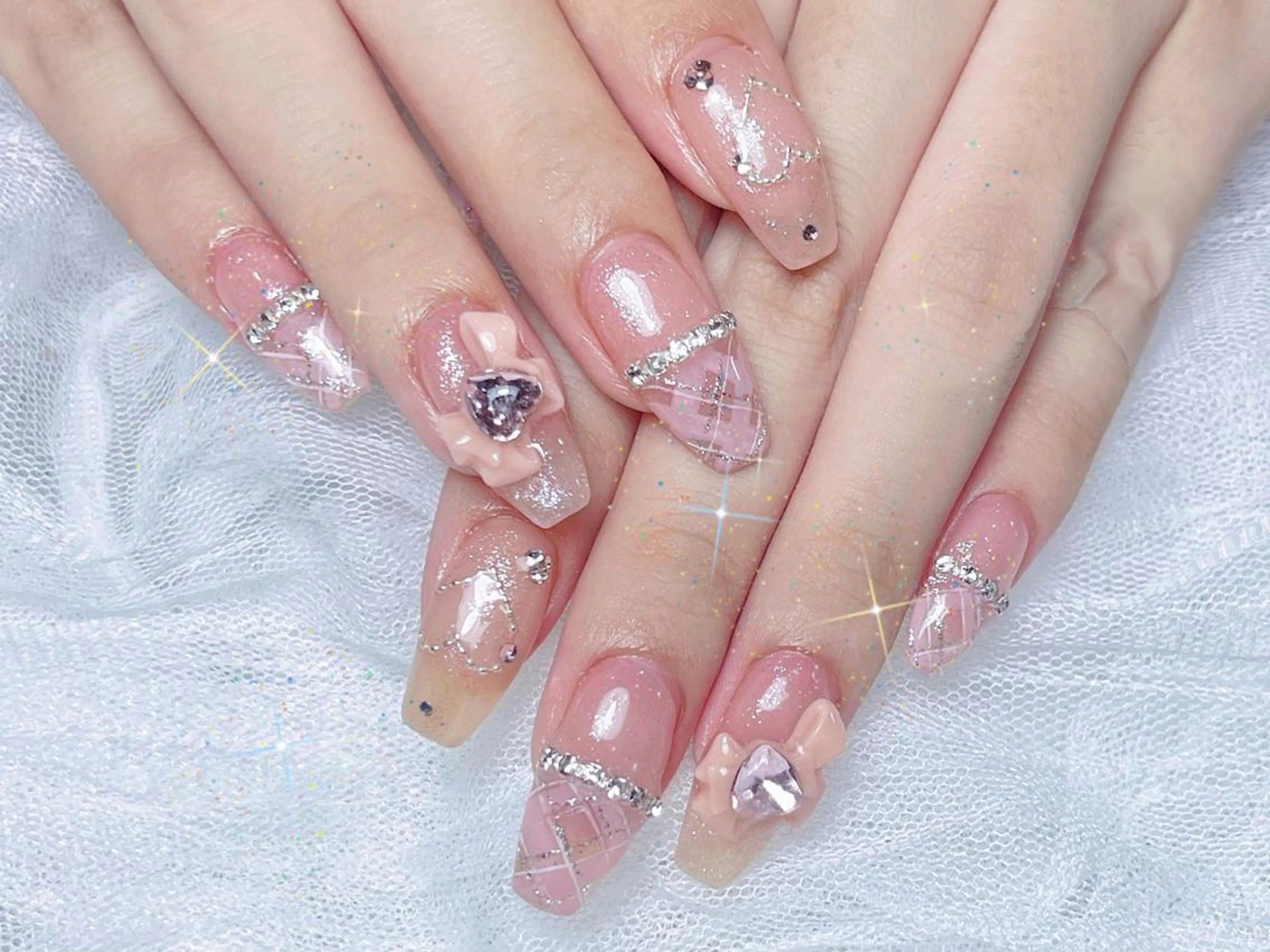 ネイル 🦋 Queenieのネイルデザイン