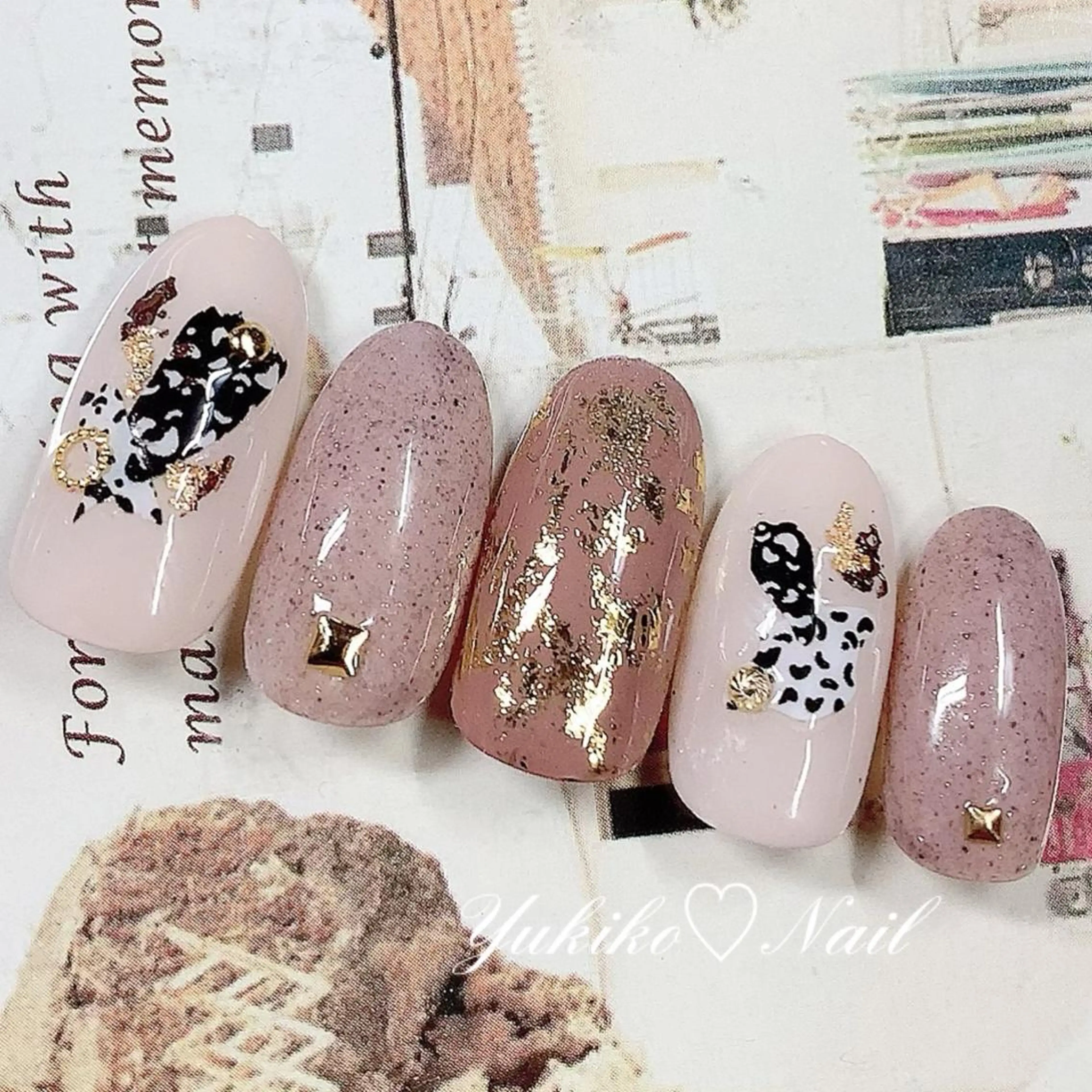 ネイル アニマル柄 キラキラネイル ニュアンスネイル ハンドネイル ユキコ ネイルのネイルデザイン