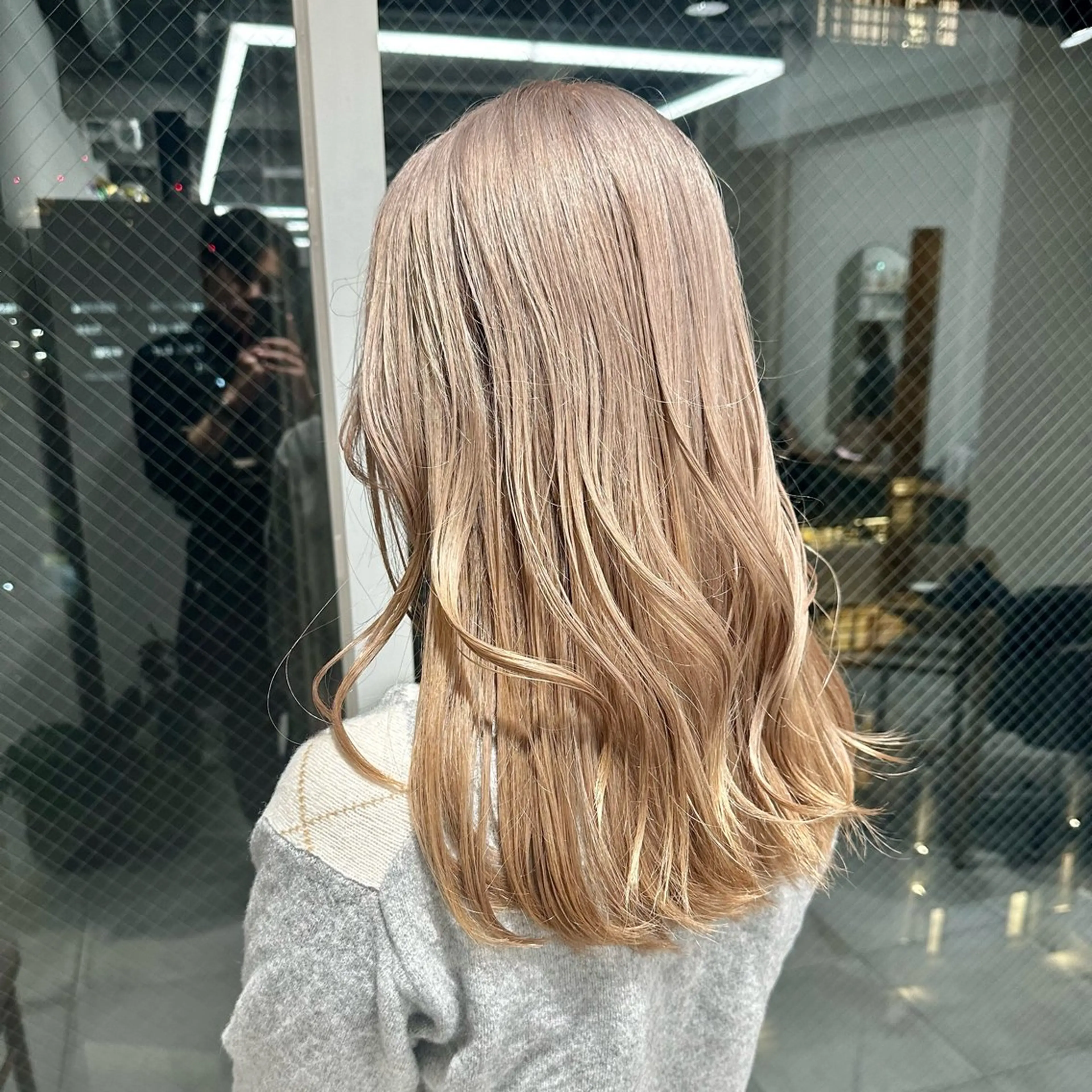 セミロング カラー ブリーチなし/レイヤ ー特化🌈Tommyのヘアスタイル