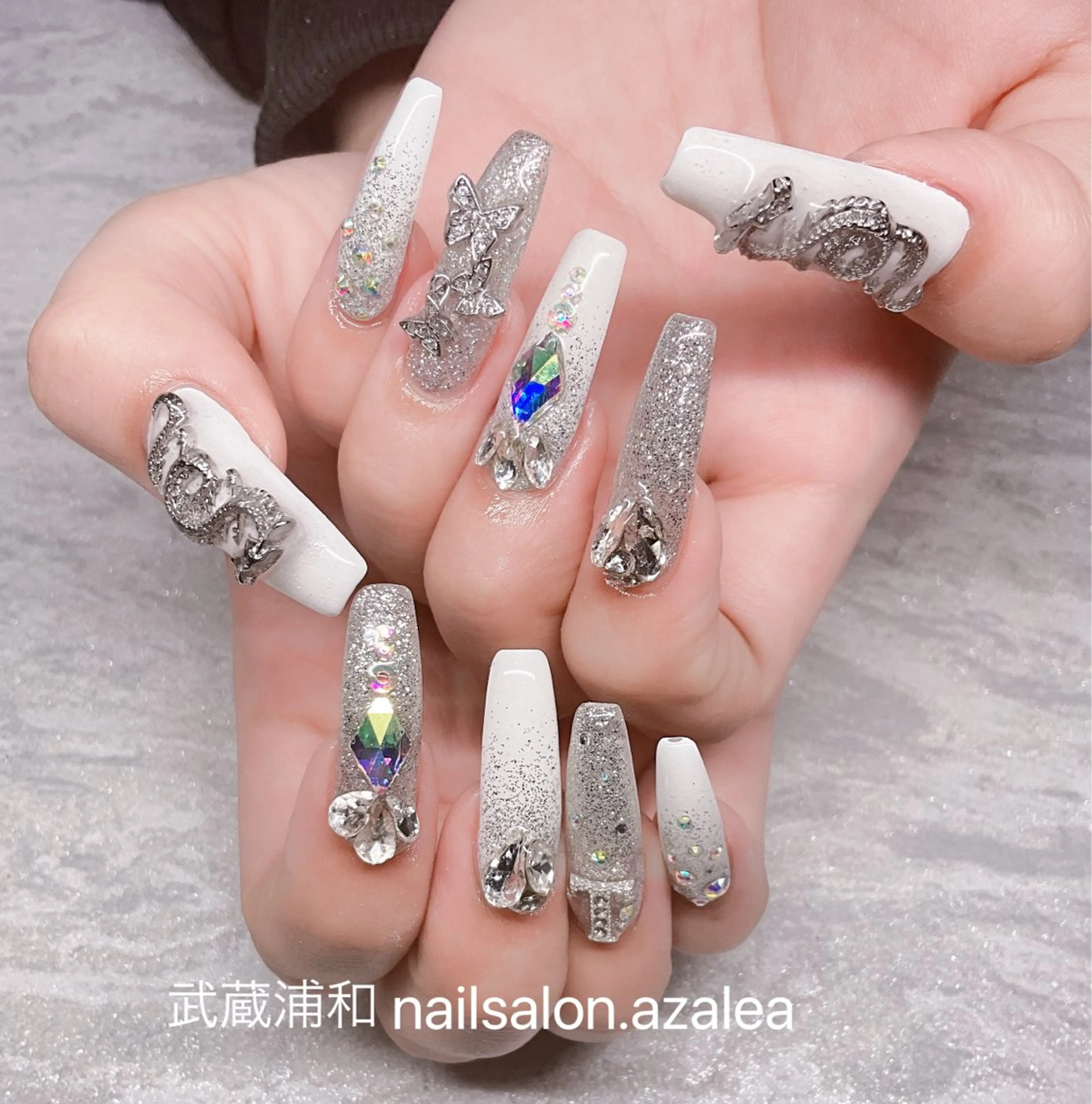 ネイル ハンドネイル R inのネイルデザイン