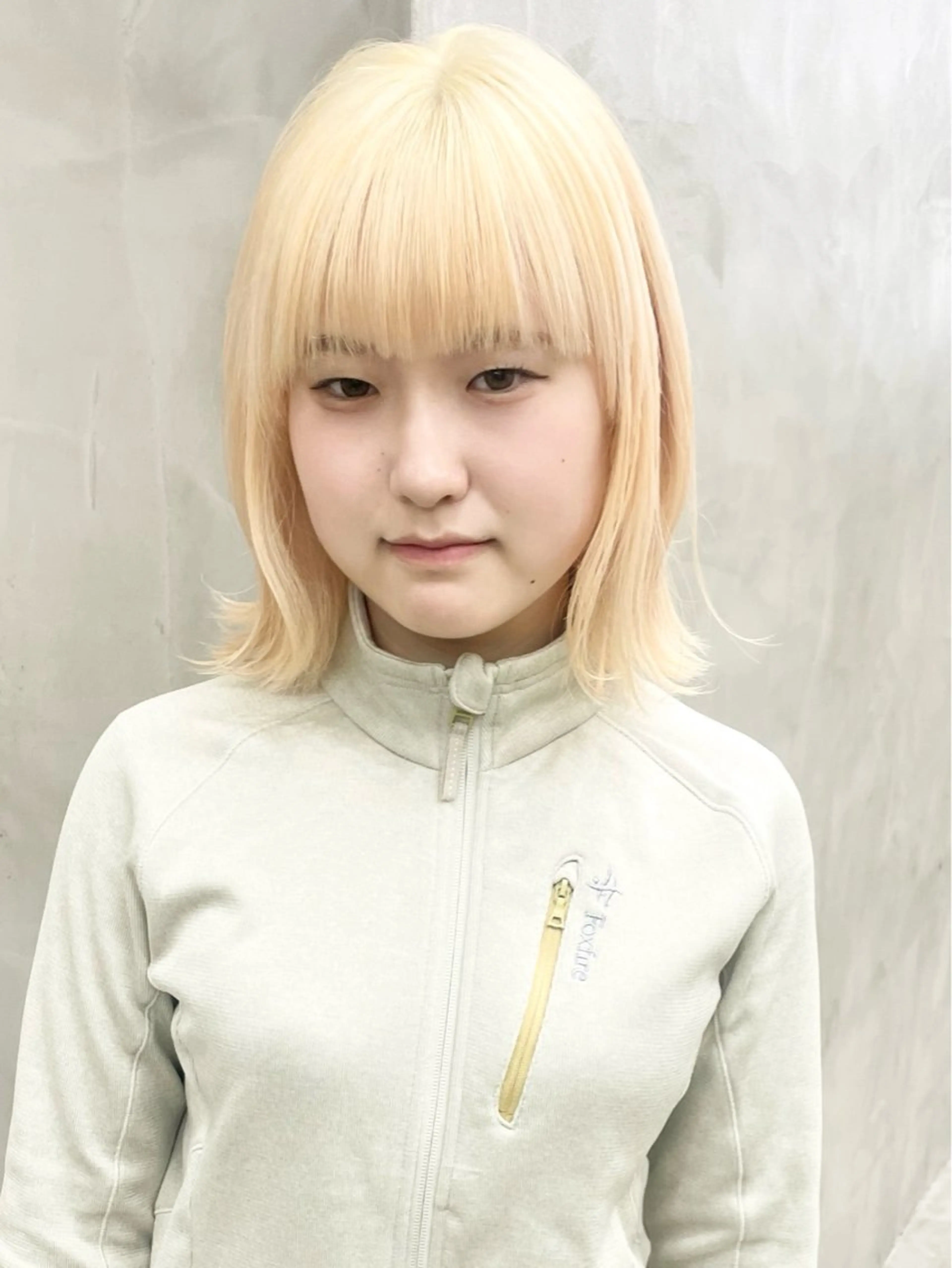 ミディアム カラー ミディアムパーマ ブリーチ ダブルカラー イヤリングカラー ハイライトカラー スパイラルパーマ 🌐hina⭐️のヘアスタイル