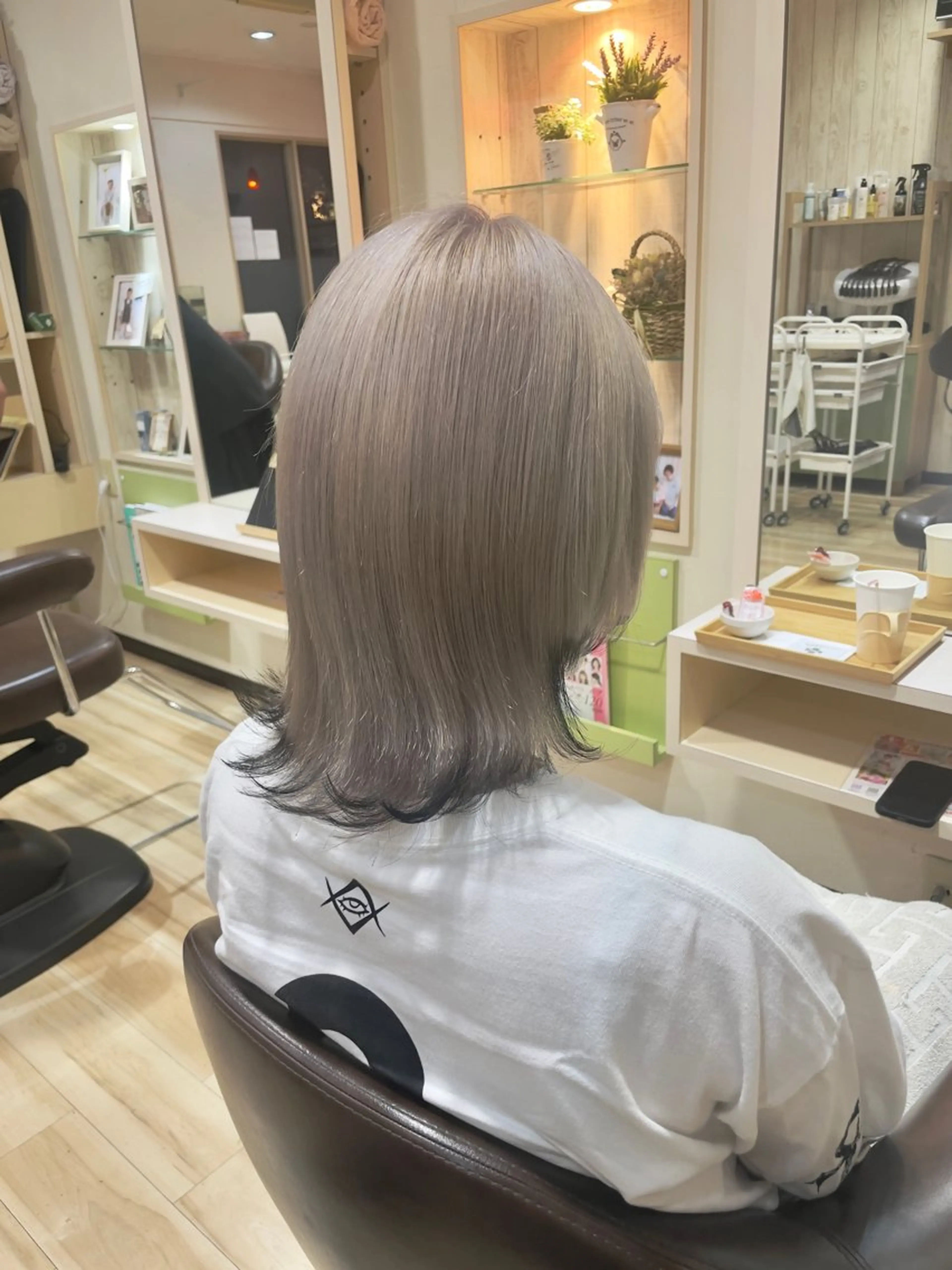 ミディアム カラー 🌈派手髪ハイトーン 🌈鈴木亮太🌈のヘアスタイル