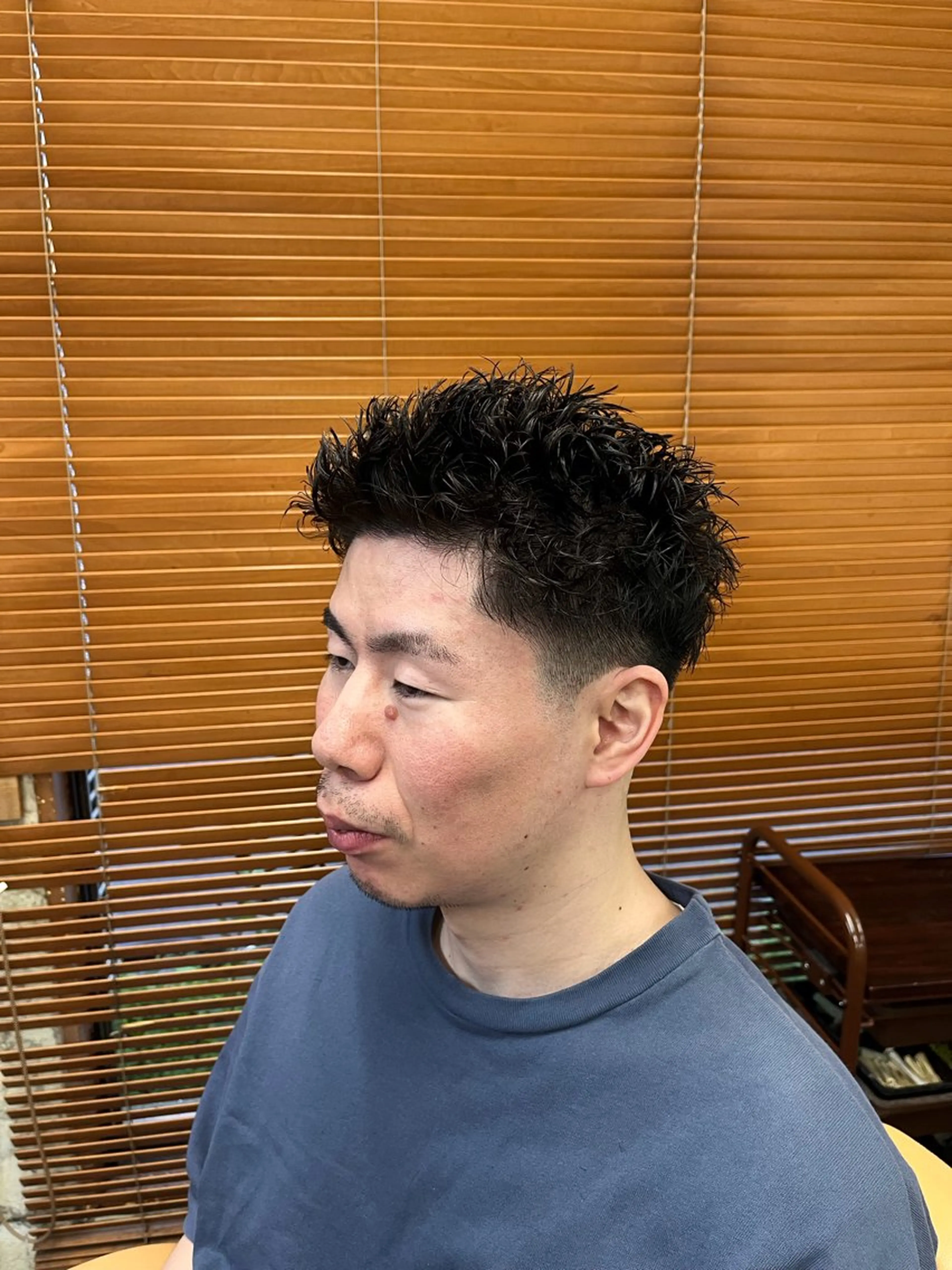 ショート くせ毛 ヘア ブンブンのヘアスタイル