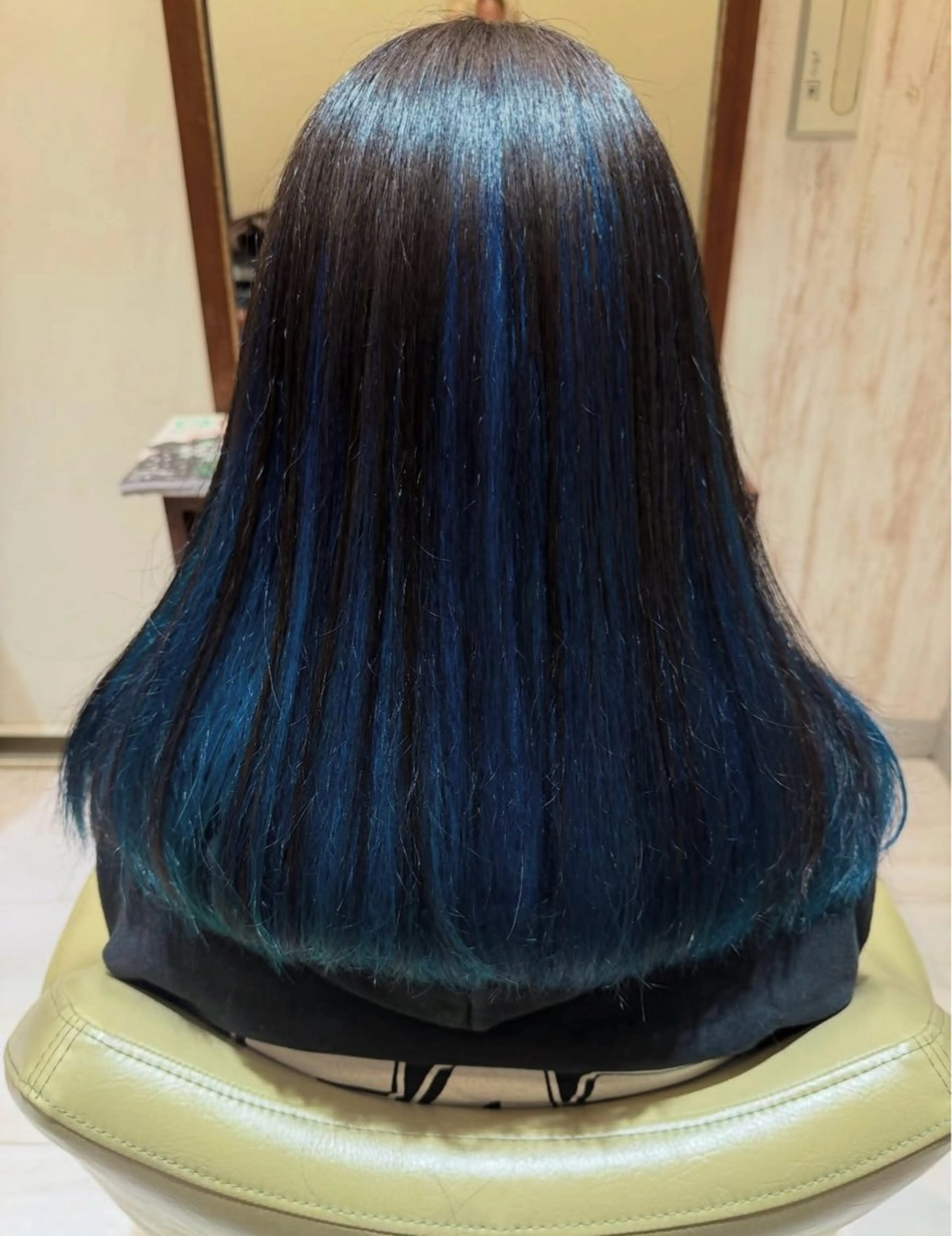 ロング カラー ブルーカラー ブラウンカラー ダークブラウン グラデーションカラー Rui 【aries岩切】のヘアスタイル