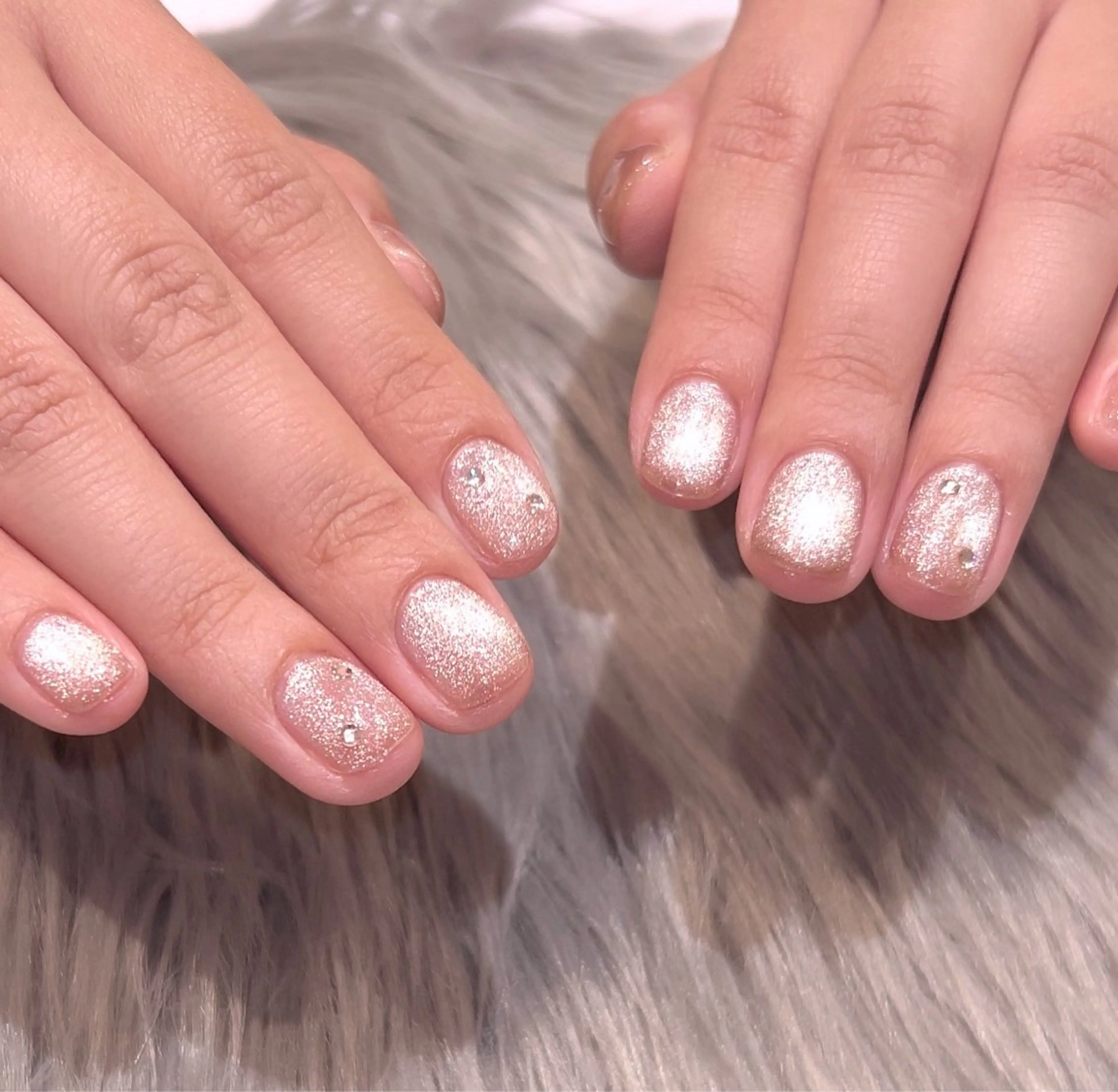 ネイル マグネットネイル マグネットワンカラー ワンカラーネイル ハンドネイル yuzuka 🍀🖤のネイルデザイン