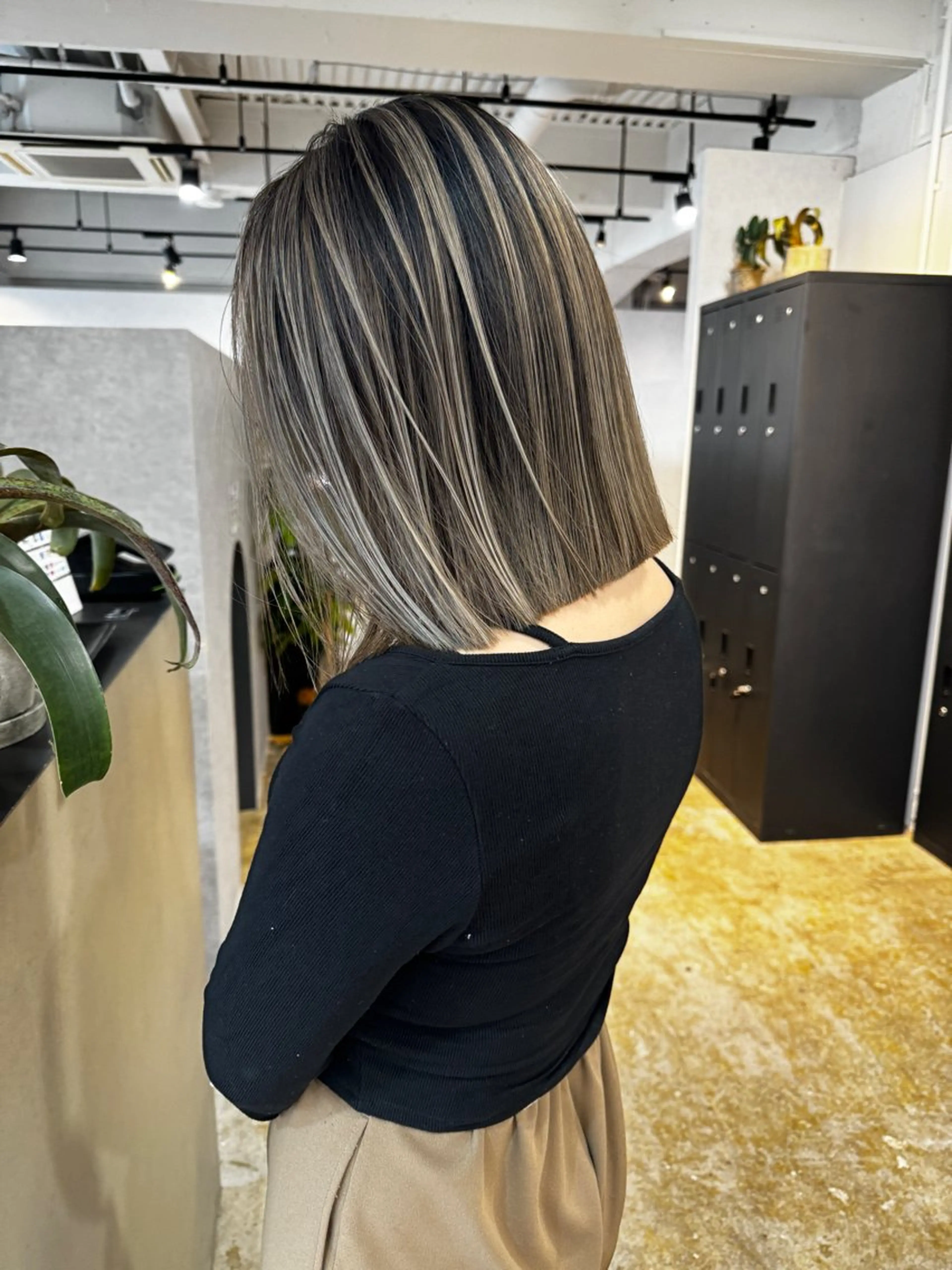 セミロング カット ヘアカラー 心斎橋/海外レイヤー 募集中三好玲奈のヘアスタイル