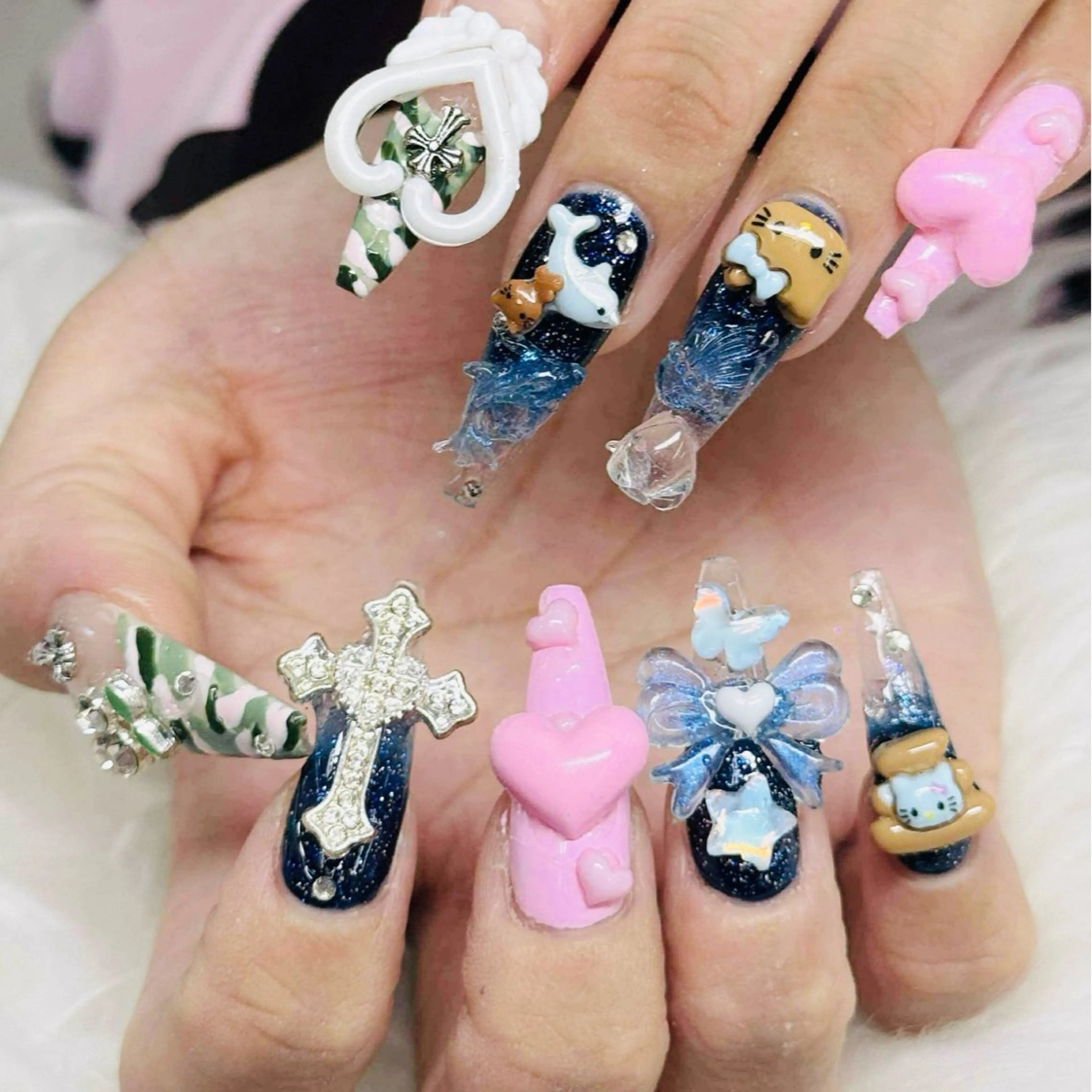 ネイル チークネイル 長さ出し フットネイル マグネットネイル 持ち込み ハンドネイル ANH NAIL ゴテゴテ専門店💎のネイルデザイン