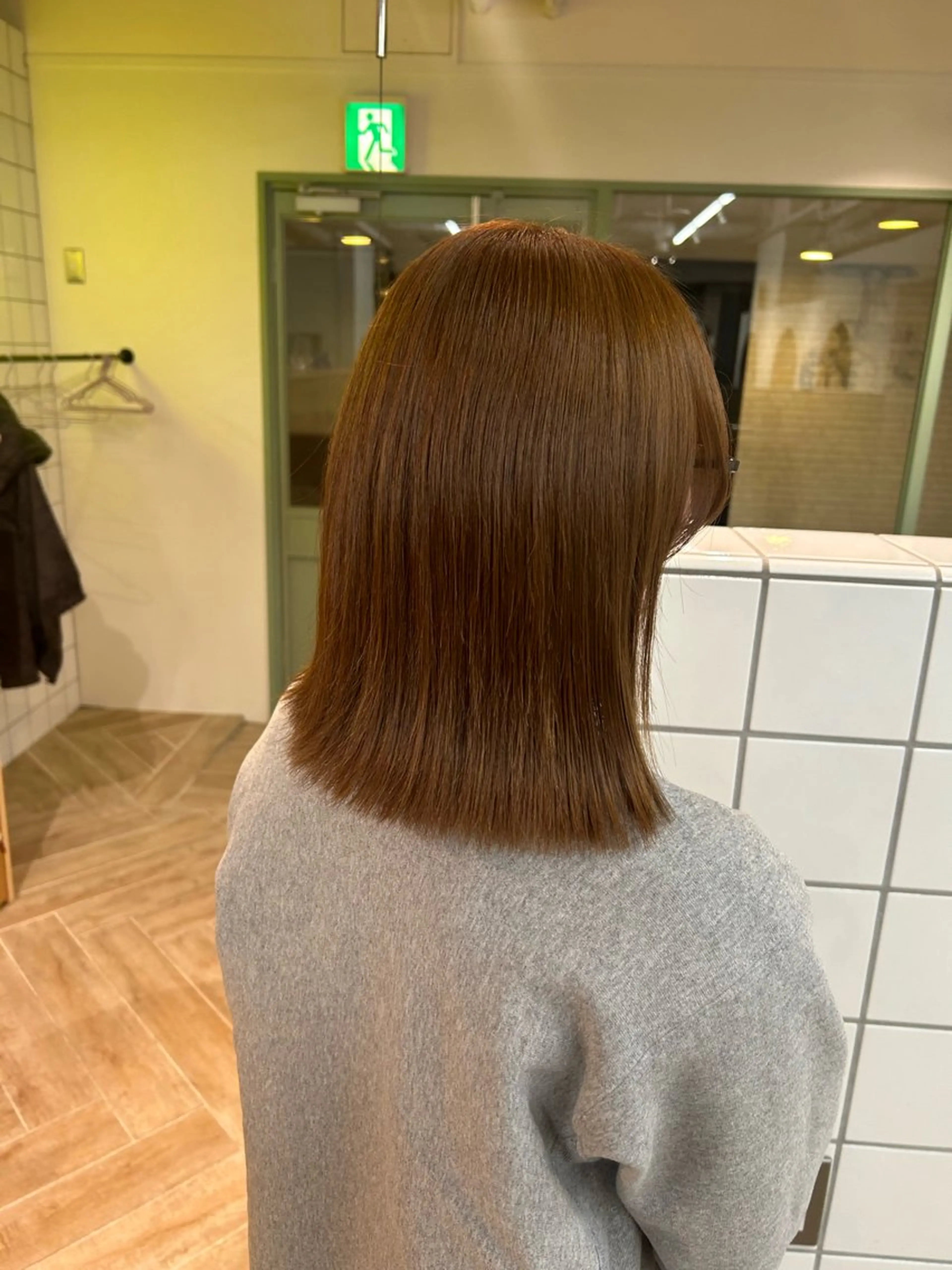ミディアム カット ヘアカラー ベージュ/ダブルカラ ー/新潟駅/青柳萌果のヘアスタイル
