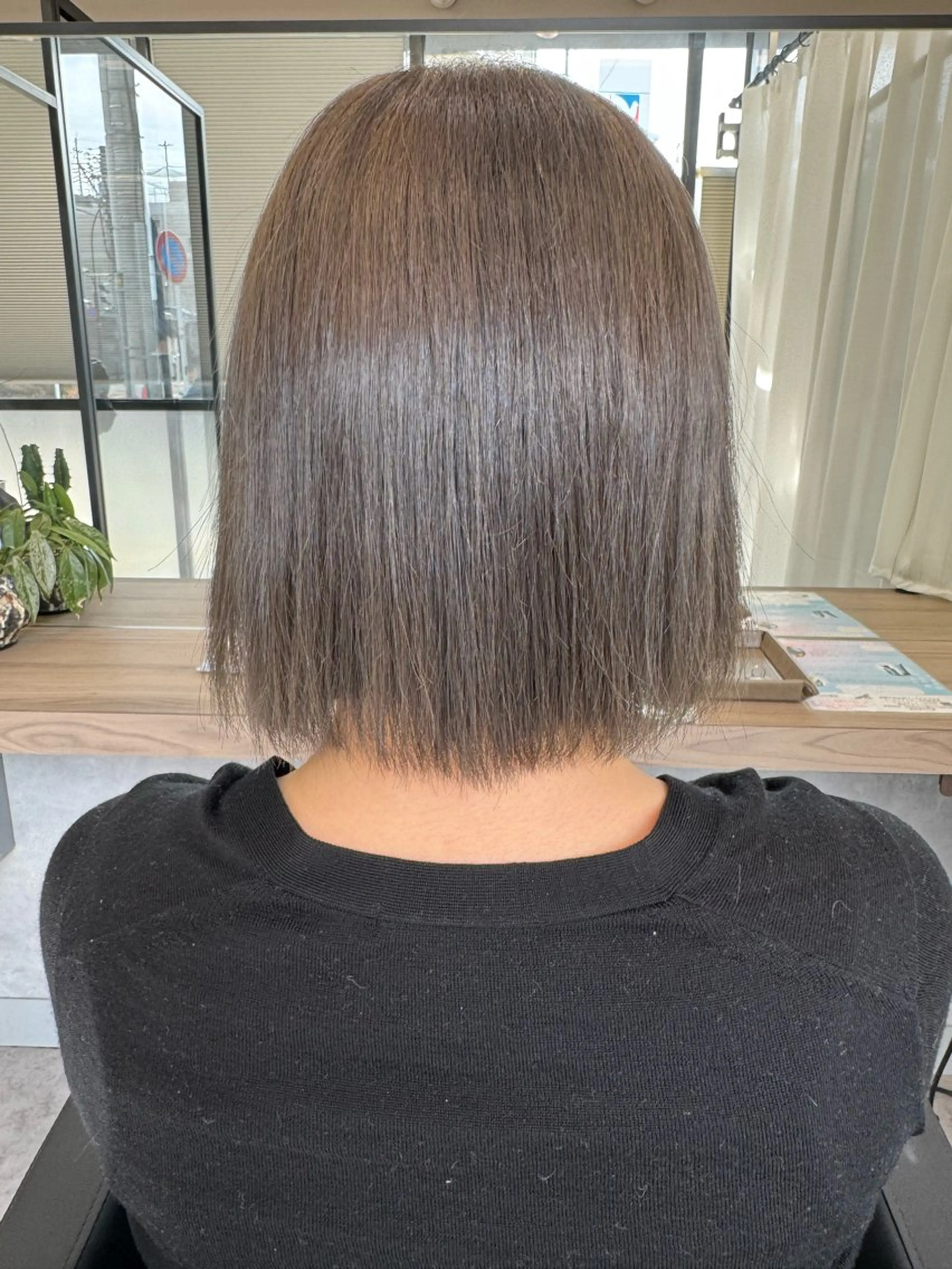 ショート カラー ベージュカラー ボブ カット ヘアカラー 高橋 廉人のヘアスタイル