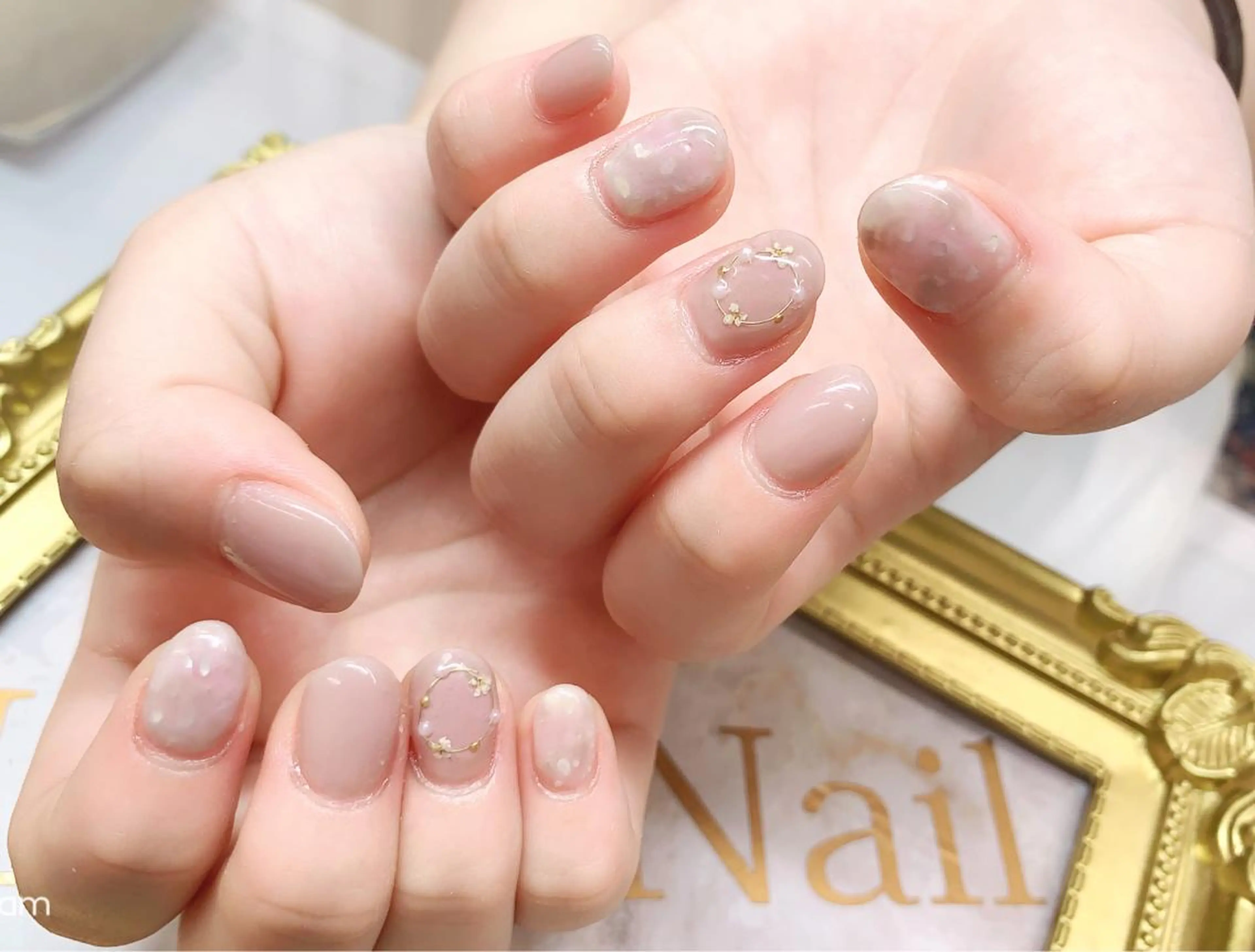 ネイル ジェルネイル ハードジェル ロングネイル ニュアンスネイル オフィスネイル Lilas Nailのネイルデザイン