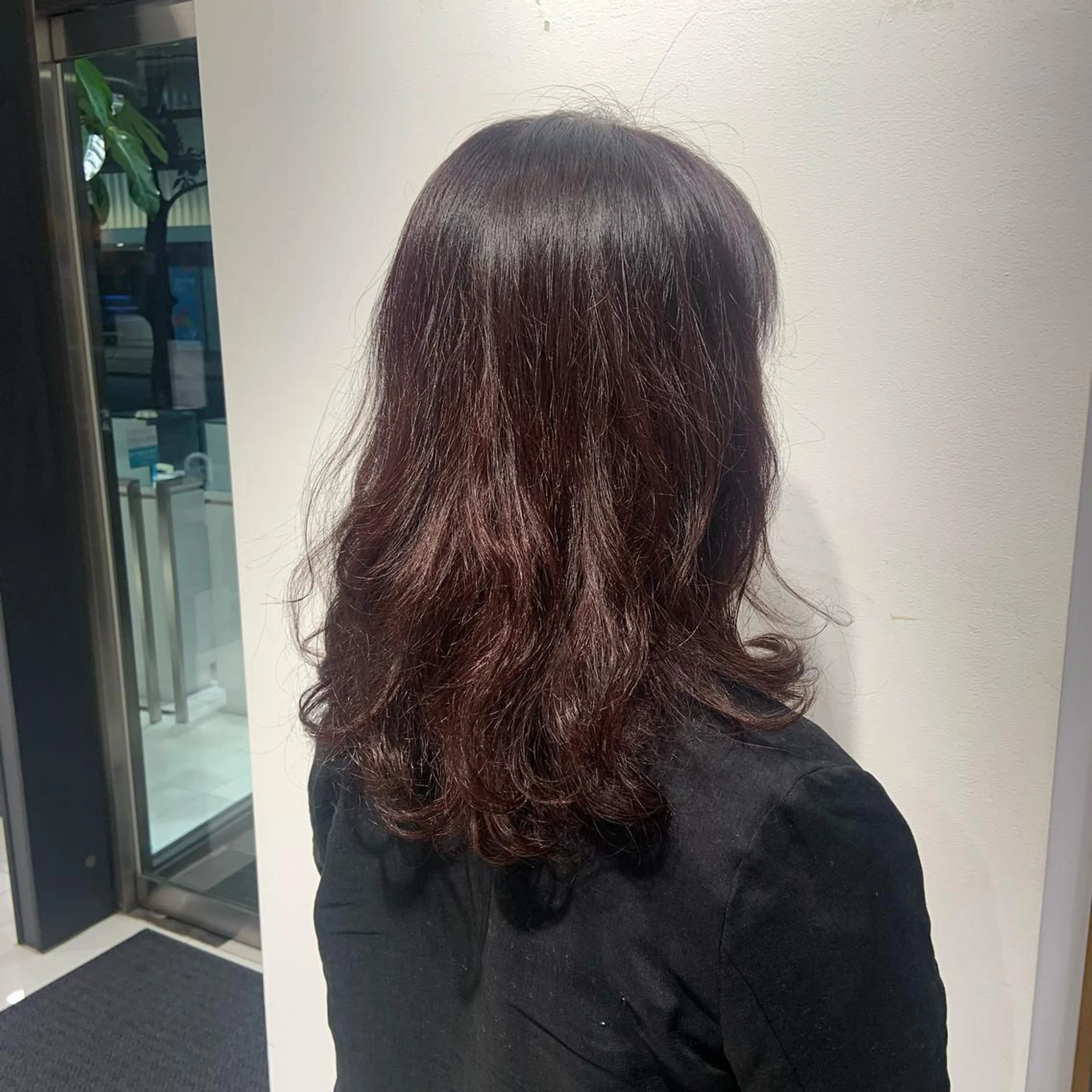 カラー 小潟 千尋のヘアスタイル