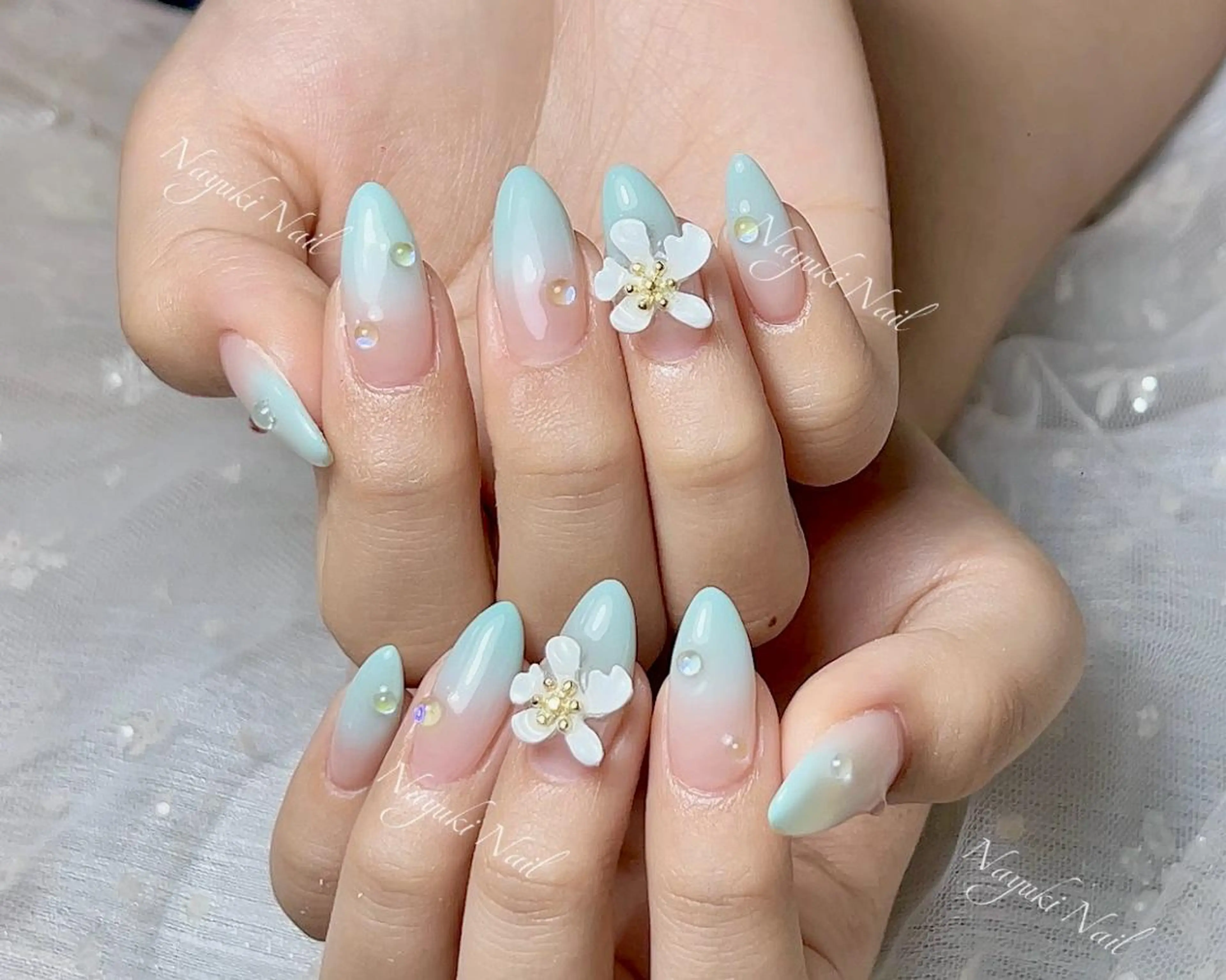 ネイル 🦋 Queenieのネイルデザイン