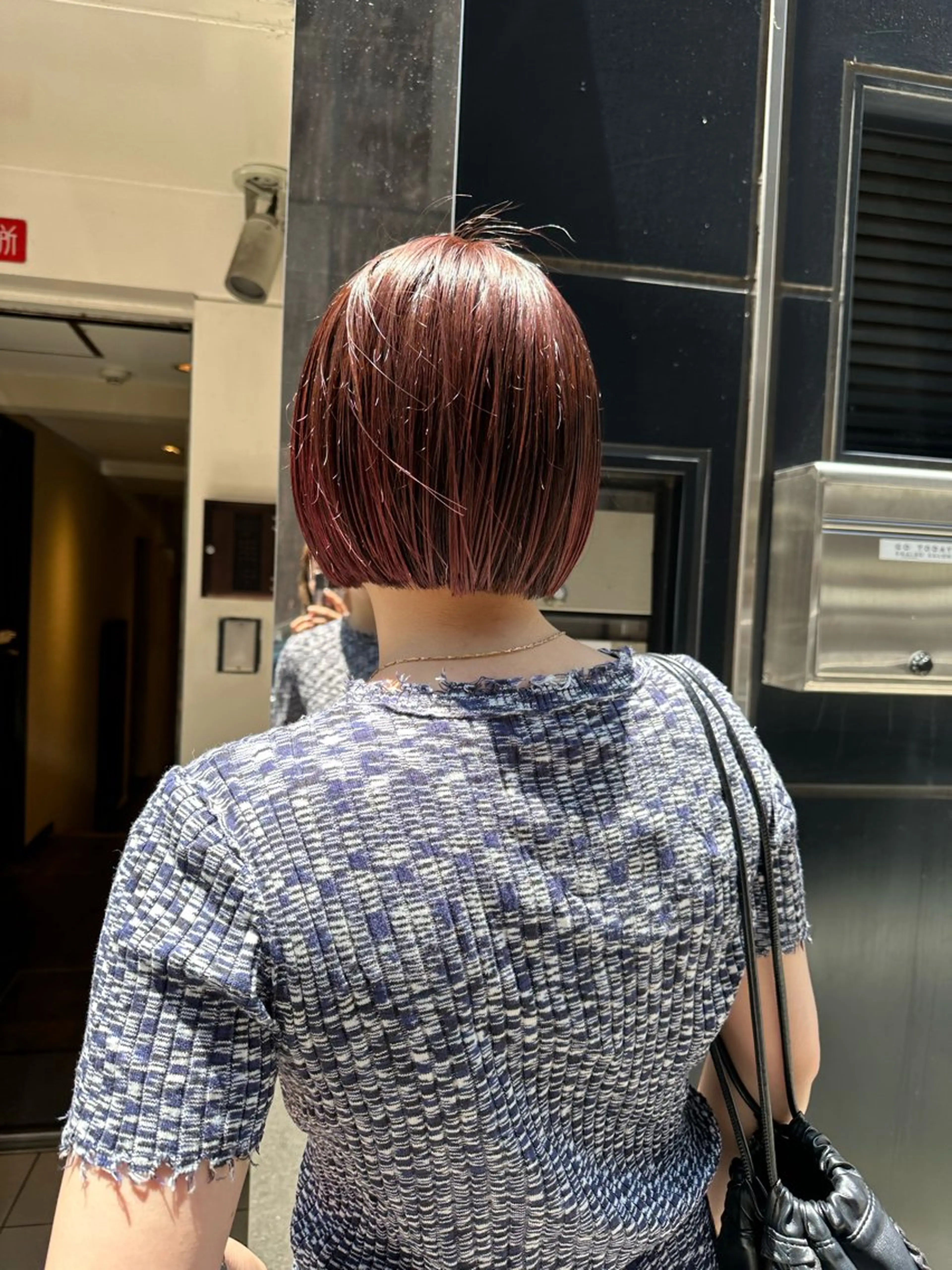 ミディアム カラー ヘアアレンジ ブリーチ ブリーチなしカラー ピンクカラー カット ヘアカラー トリートメント sena/博多/ コテ巻き風パーマのヘアスタイル