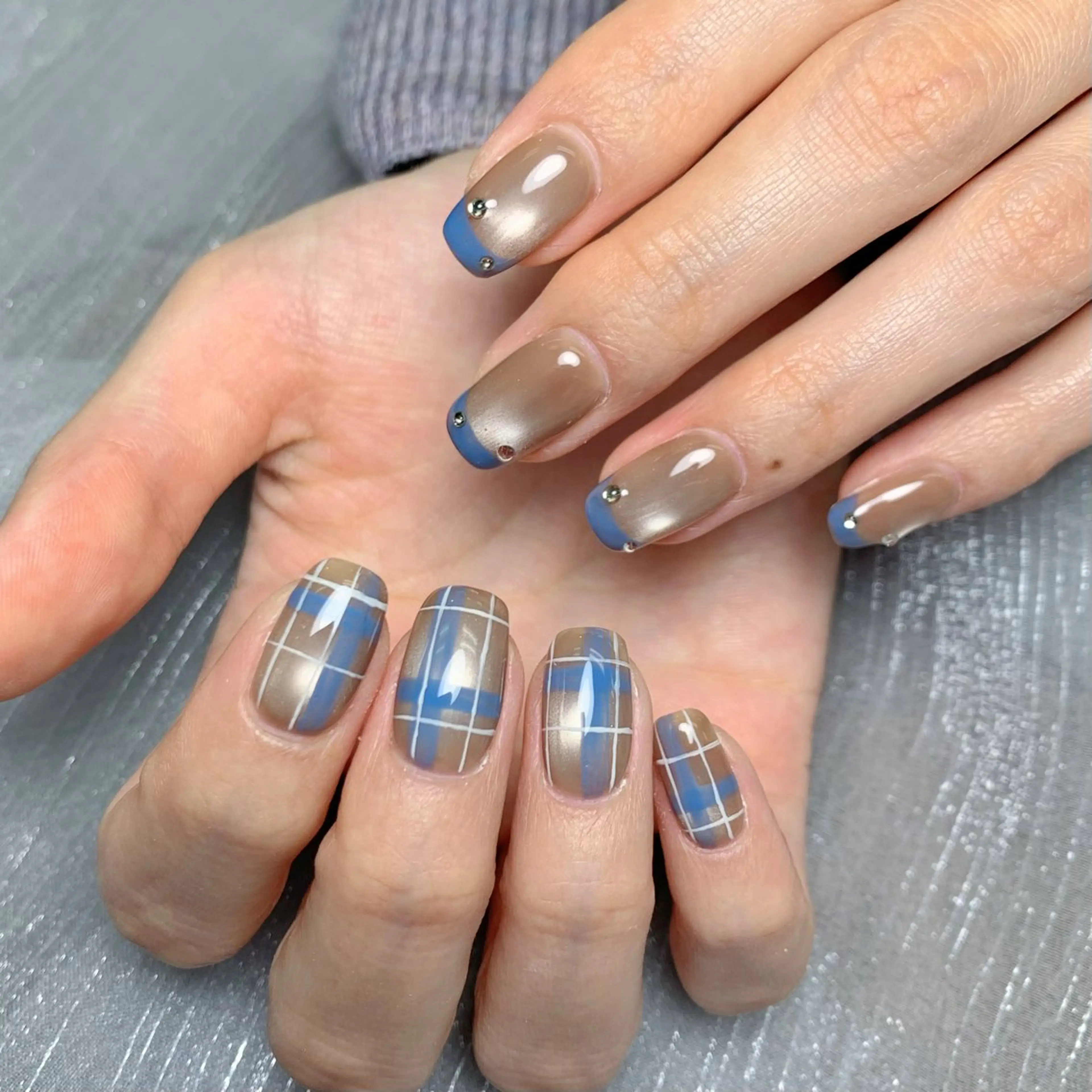 ネイル ブルー ブラウン フレンチネイル キラキラネイル 韓国ネイル なつみ wooのネイルデザイン