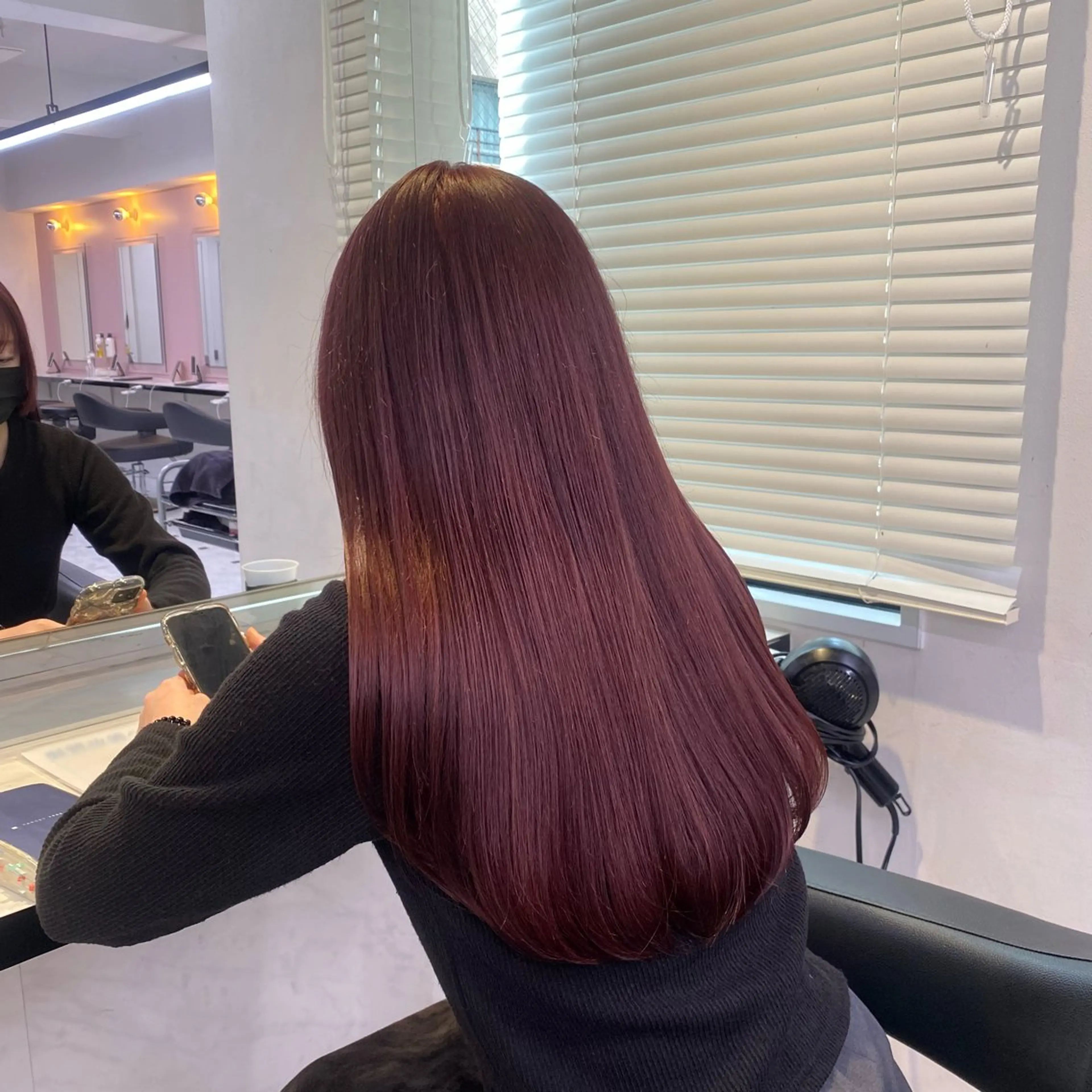 ロング カラー レッドカラー ヘアカラー トリートメント ヘッドスパ ヘアセット 透明感ベージュカラー 🪞上野🪞AIのヘアスタイル