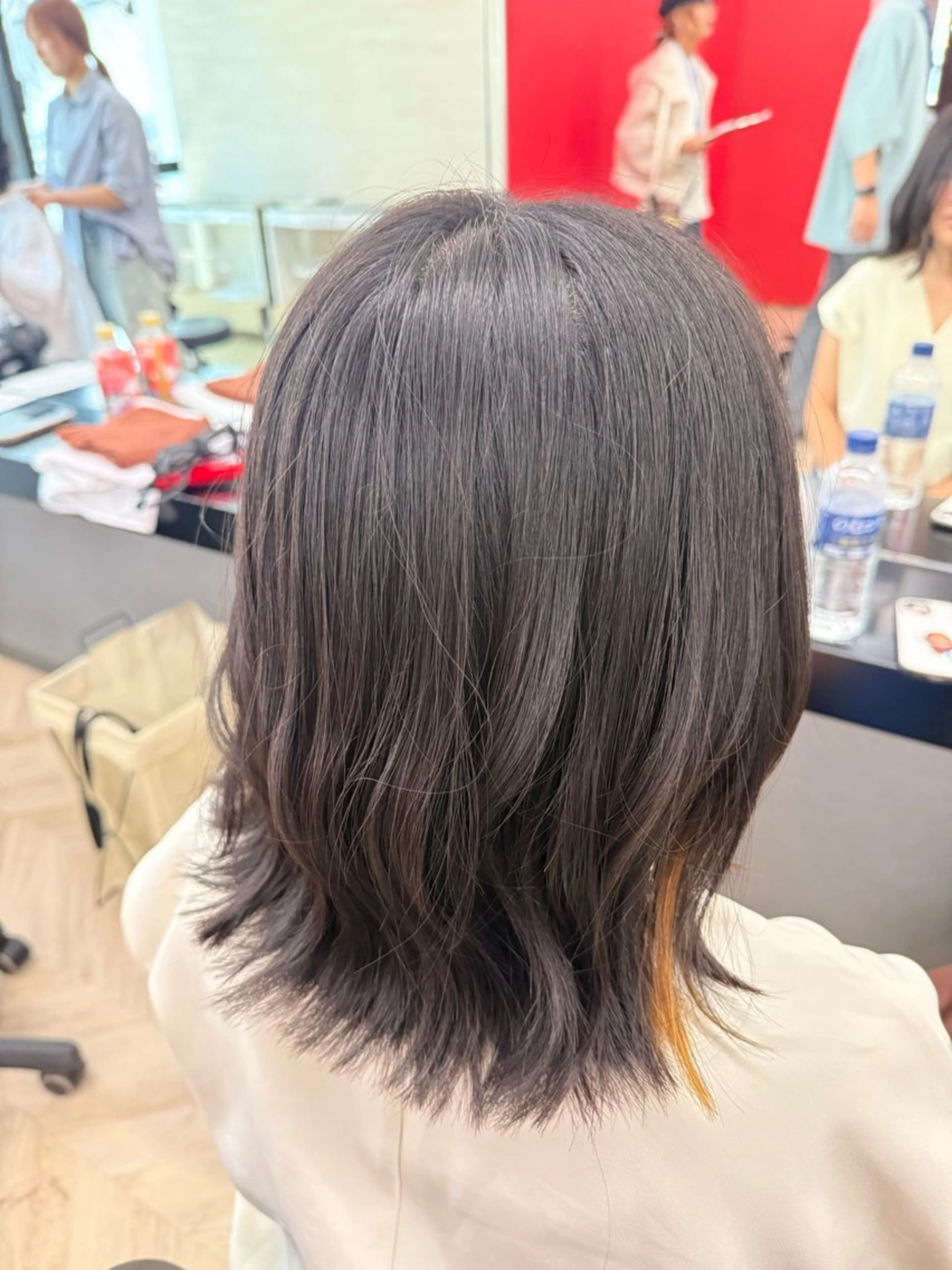 ミディアム 韓国風束感まつエク/ 艶カラーくるみのヘアスタイル