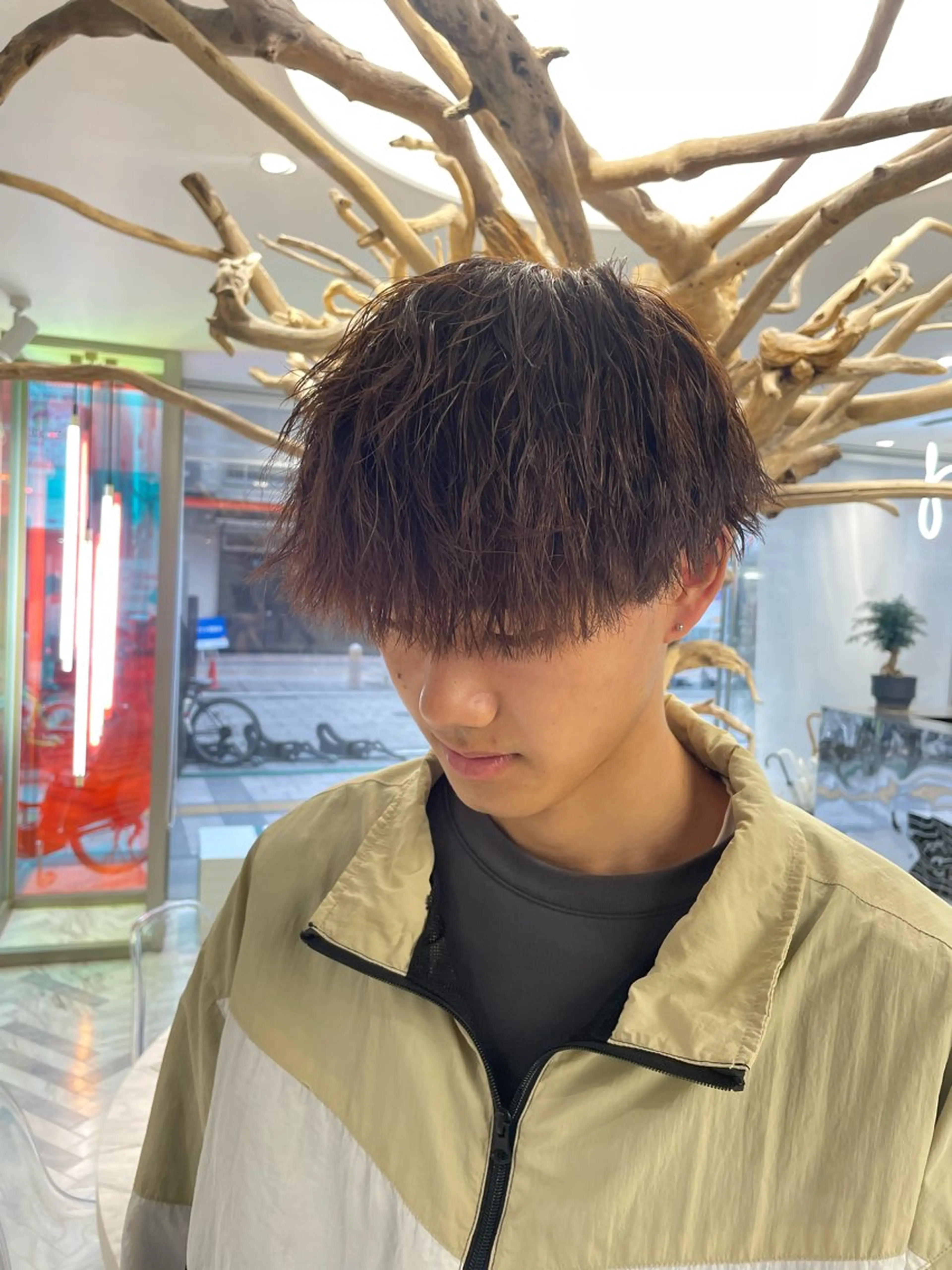 ショート パーマ メンズ メンズメッシュ メンズパーマ メンズツイストパーマ 波巻きパーマ スパイラルパーマ カット パーマ フェザーショート⚡️ REONのヘアスタイル