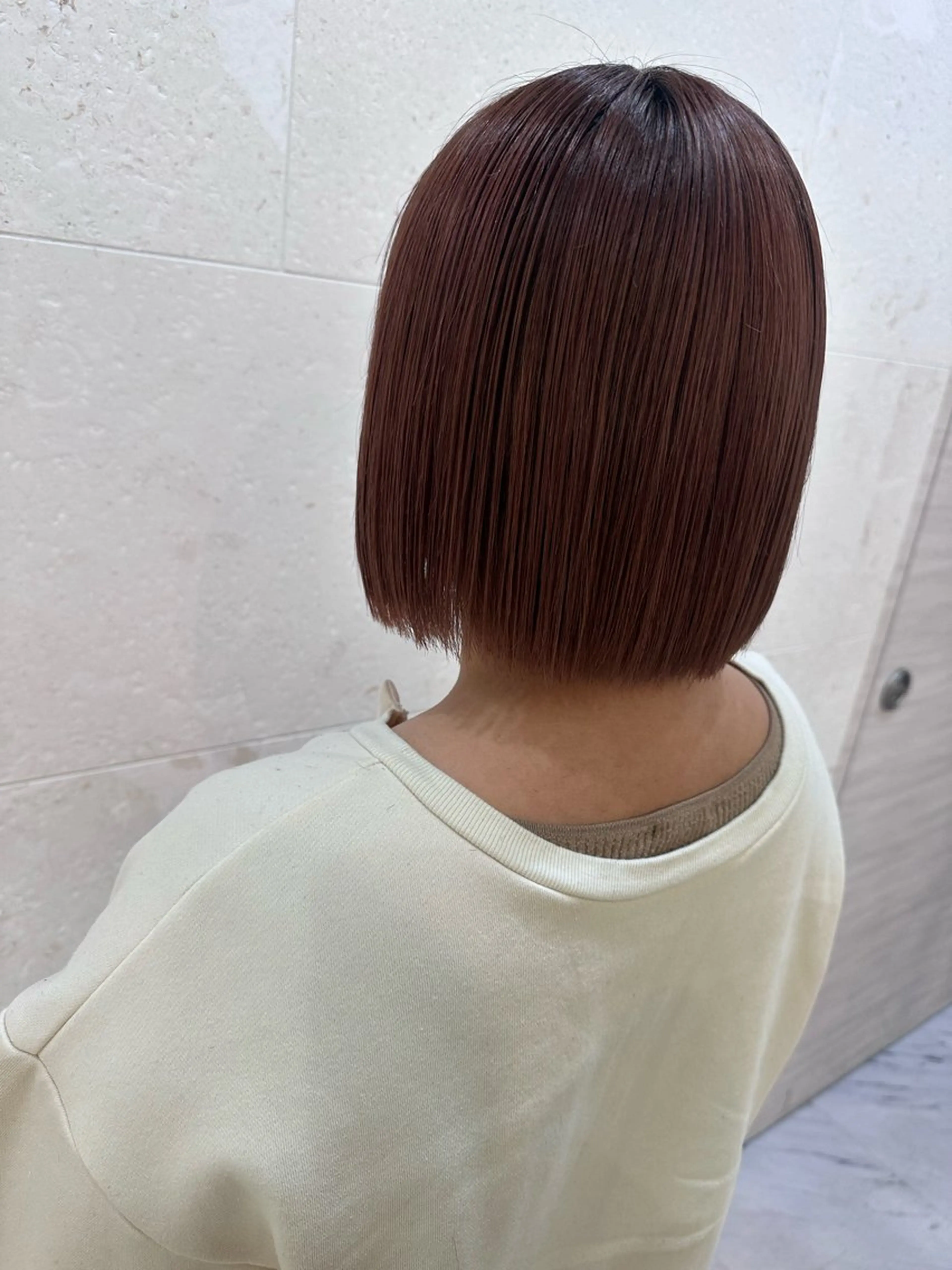 ミディアム 切りっぱなしボブ ボブ カット ヘアカラー トリートメント 安田 柚月のヘアスタイル