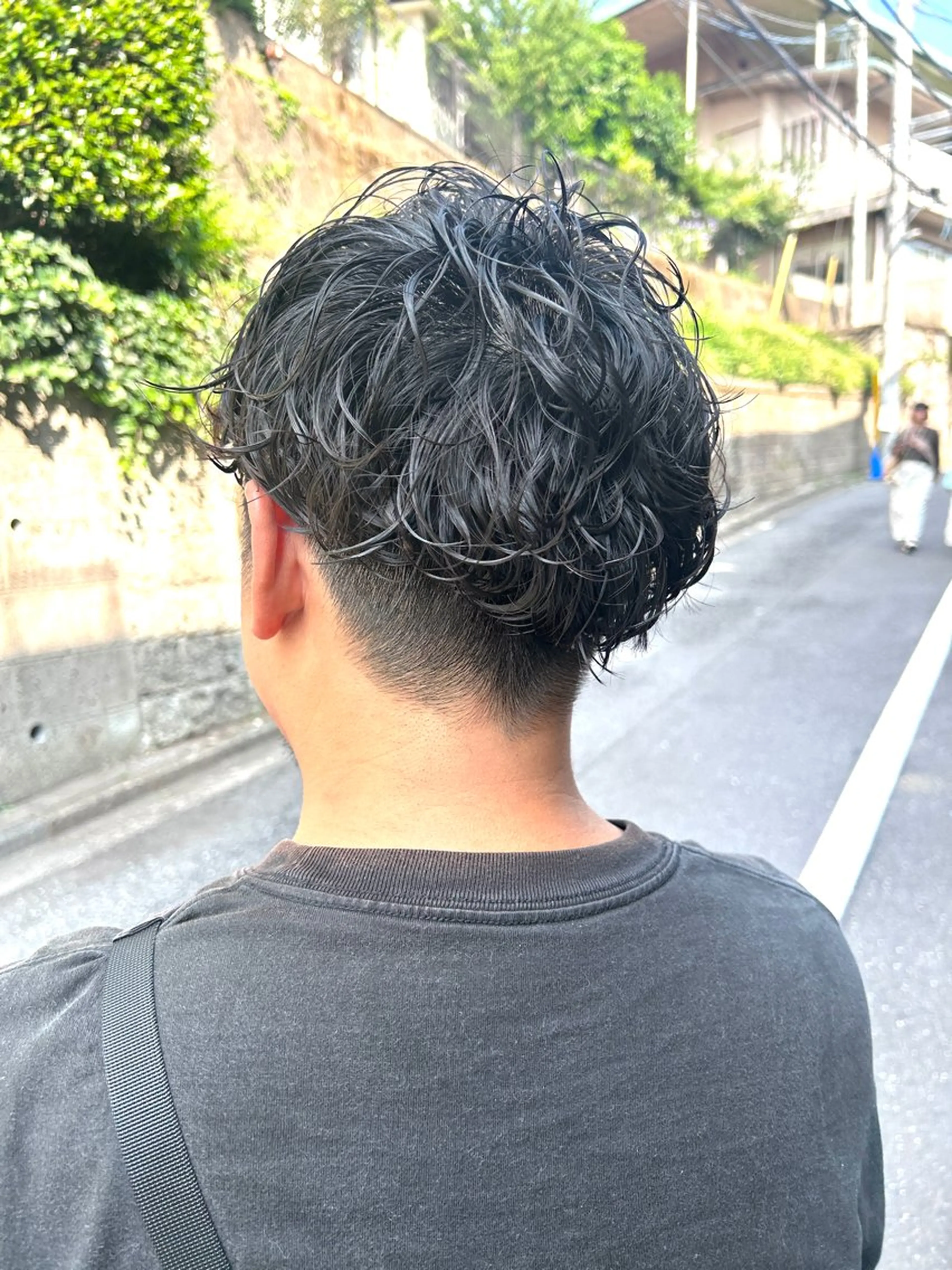 ショート パーマ メンズ マッシュ メンズパーマ プードルパーマ メンズショート スペインカール メンズパーマ ジンのヘアスタイル