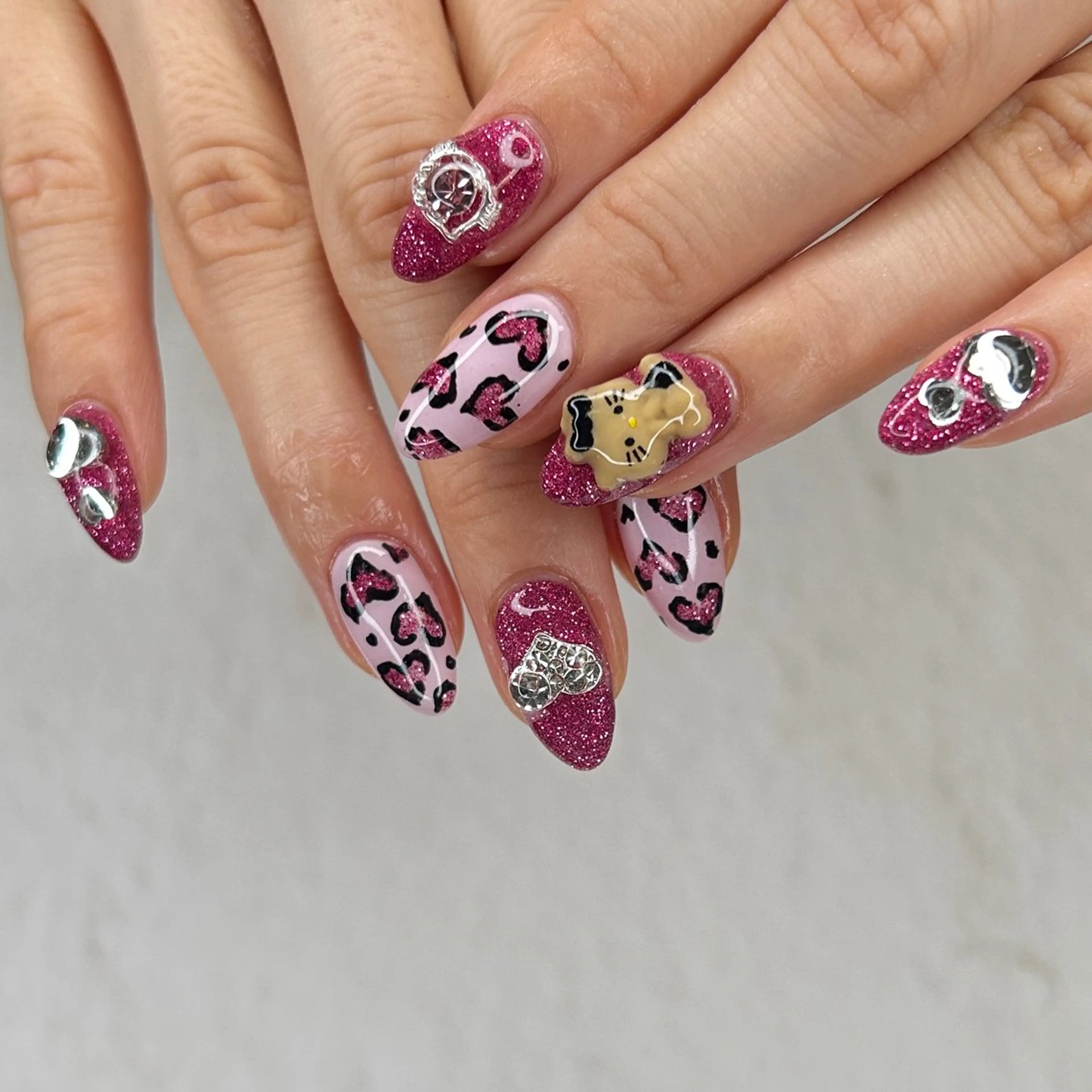 ネイル ハンドネイル フットネイル ease NAIL SALONのネイルデザイン