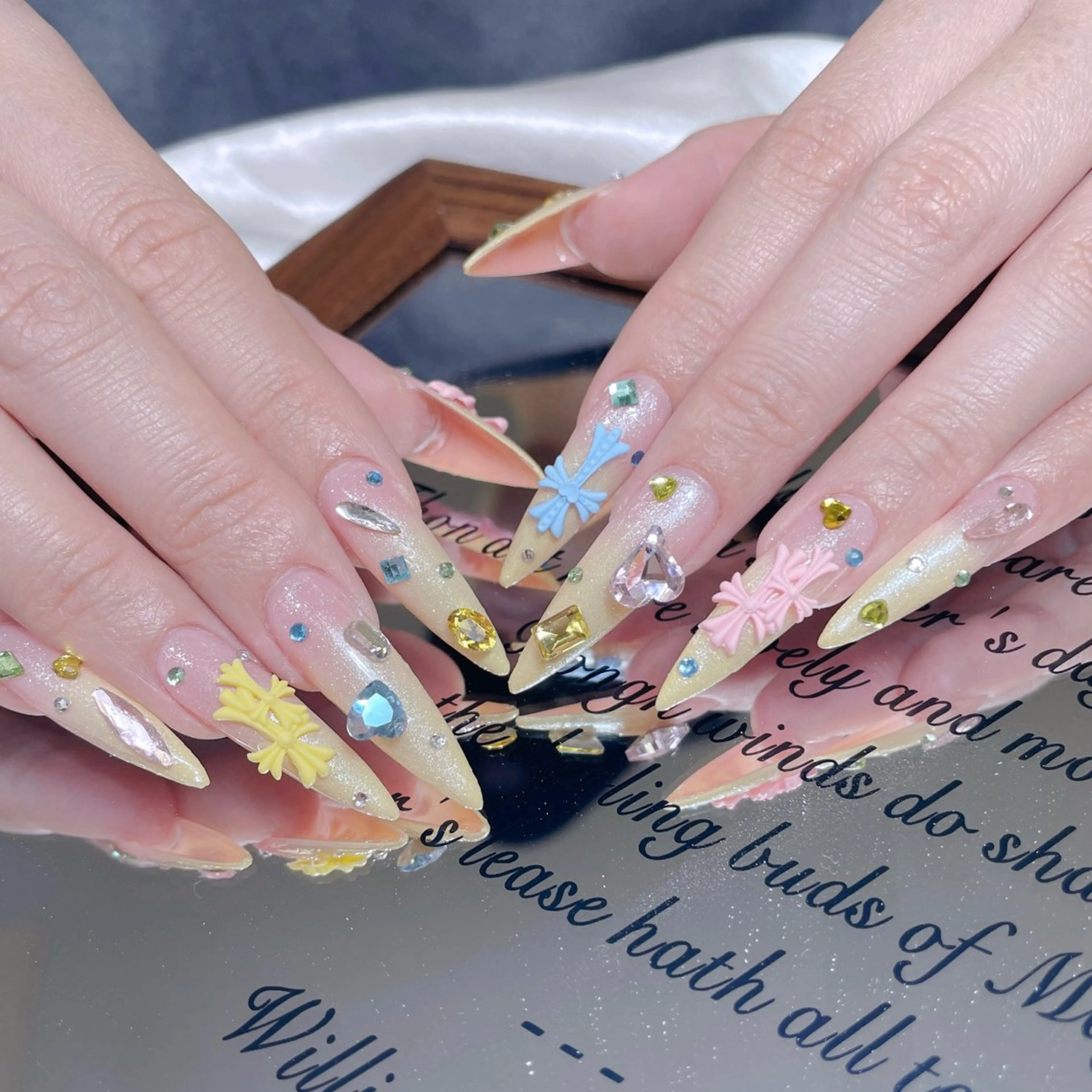 ネイル ハート 韓国ネイル 春ネイル 夏ネイル バレンタイン ハンドネイル Melody  3D/スカルプ専門店のネイルデザイン