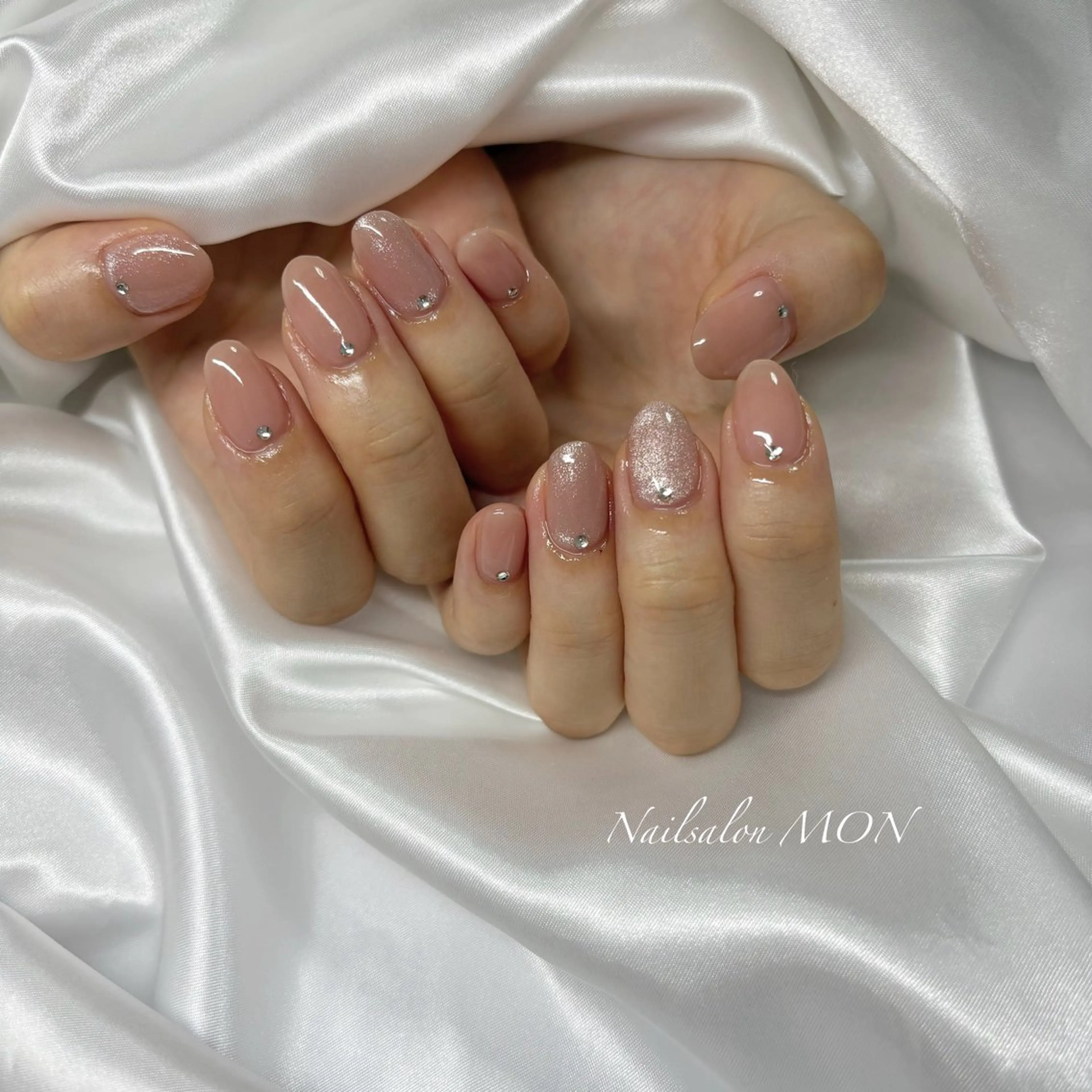ネイル ジェルネイル ストーンネイル ハンドネイル Nailsalon MONのネイルデザイン