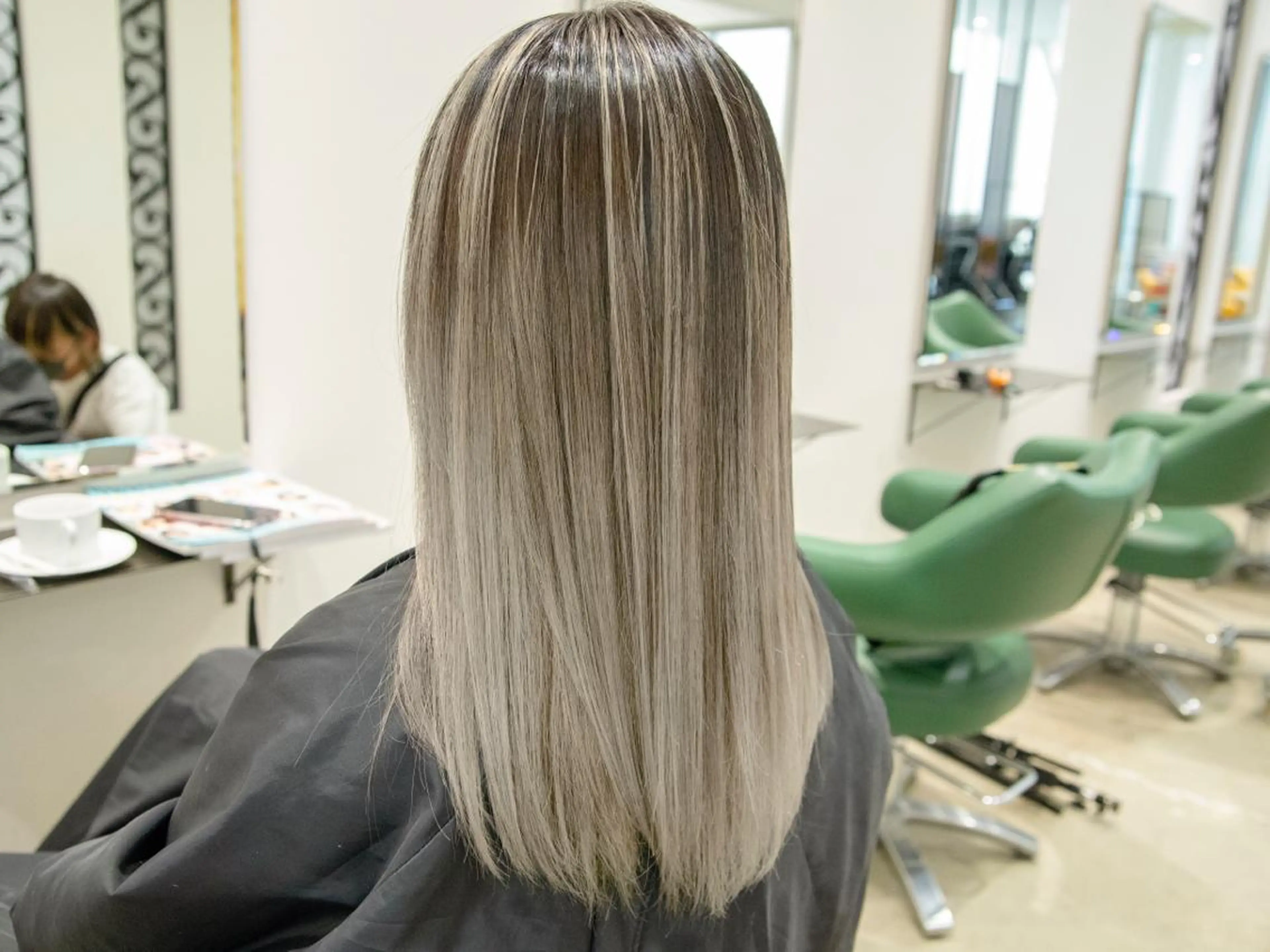 セミロング カラー Re:ta Hair 飯田淳平のヘアスタイル