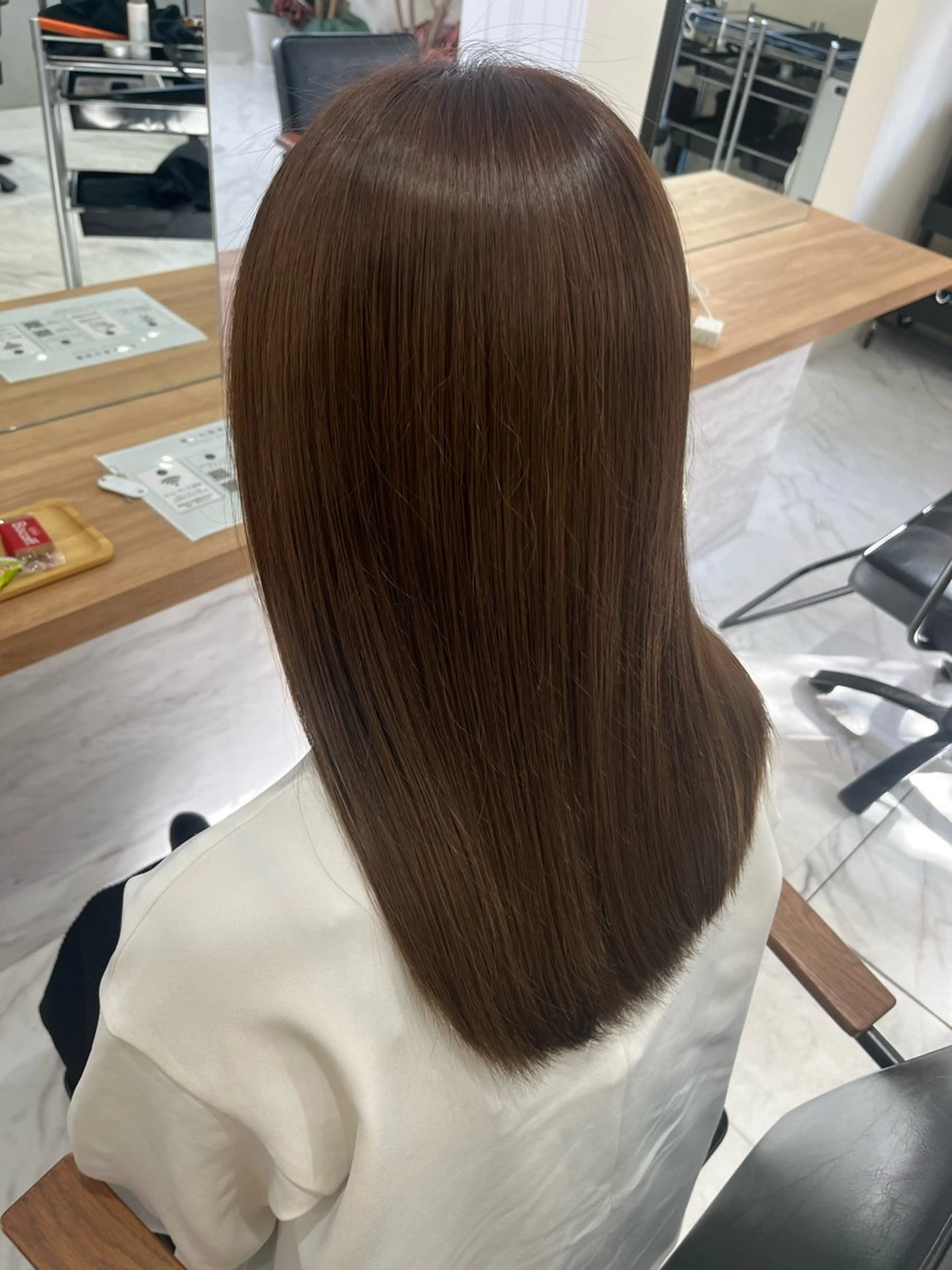 セミロング yuzu 艶カラー/夙川のヘアスタイル