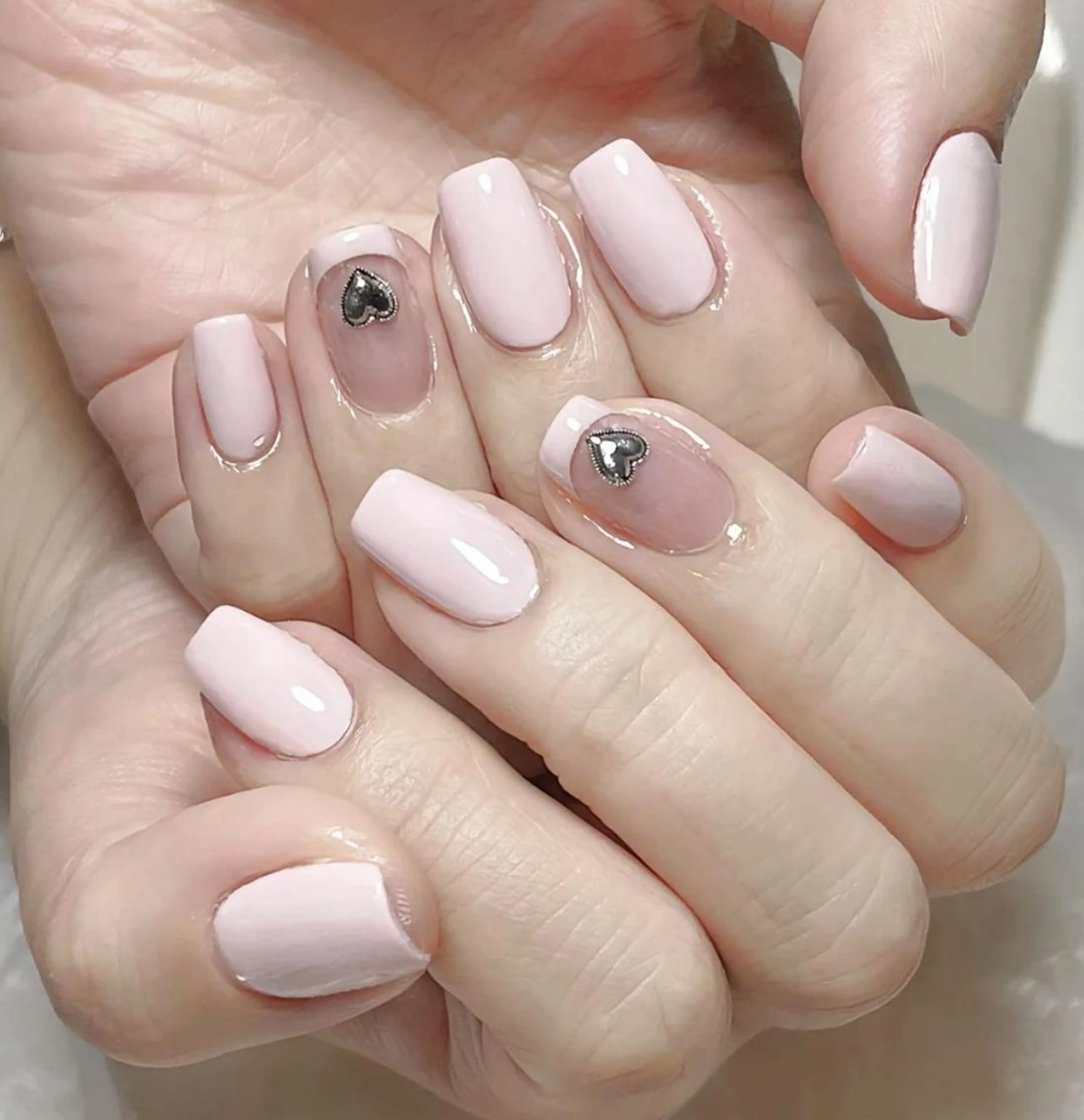 ネイル シンプルネイル Queens PUPUのネイルデザイン