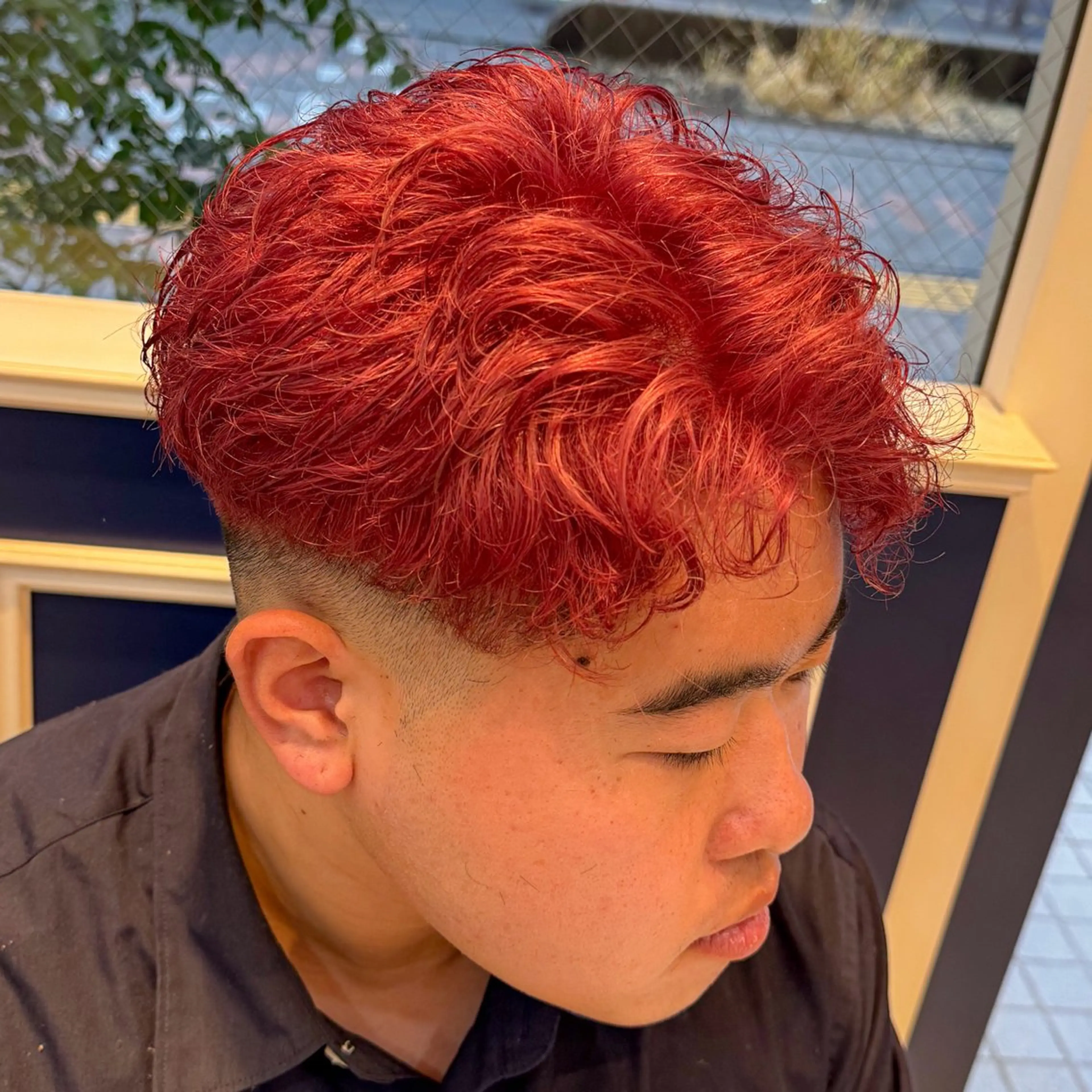 ショート カラー メンズ カシス ピンクカラー ヘアカラー 吉田 新平のヘアスタイル