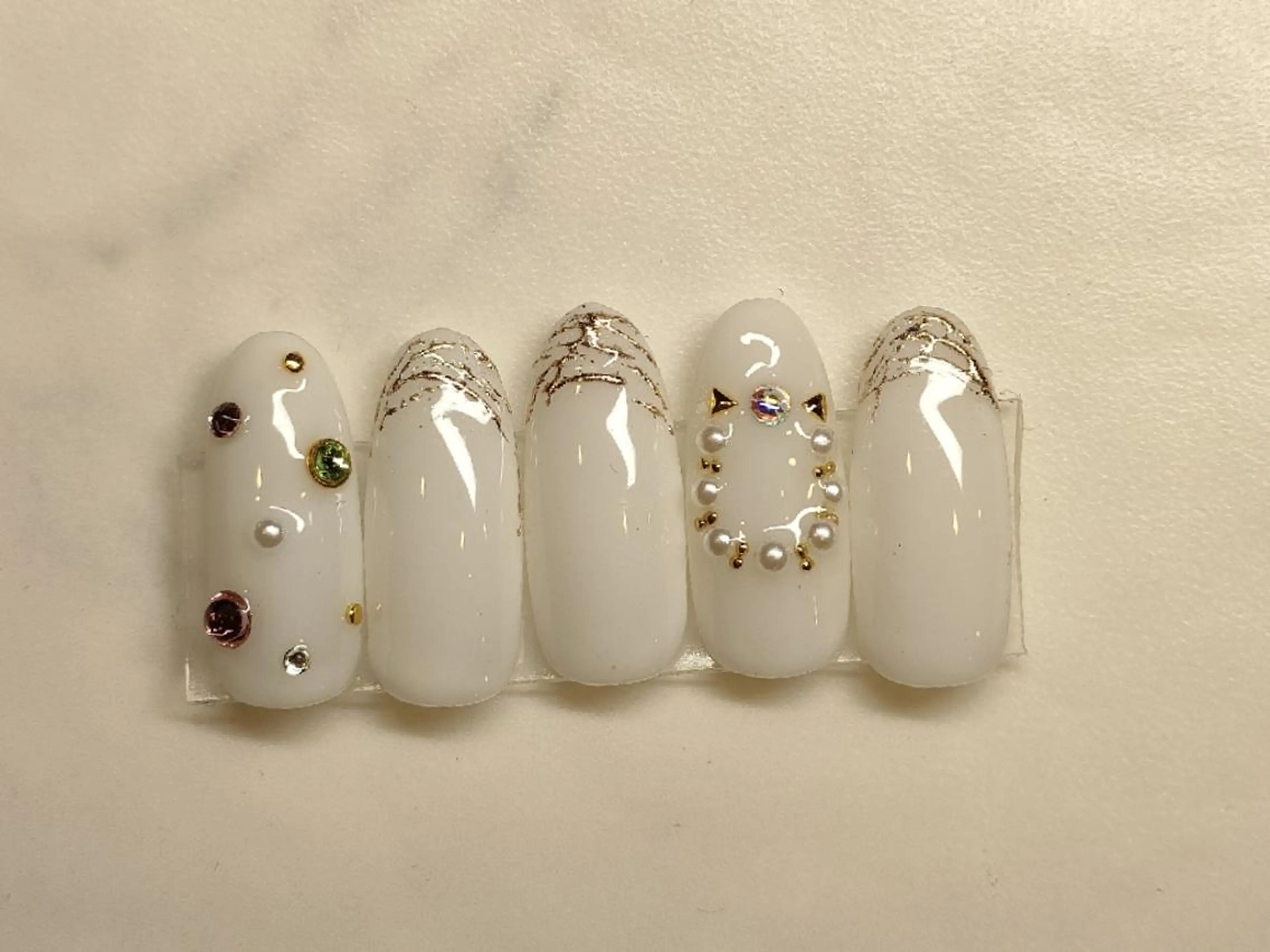 ネイル ハンドネイル 吉澤 友恵のネイルデザイン