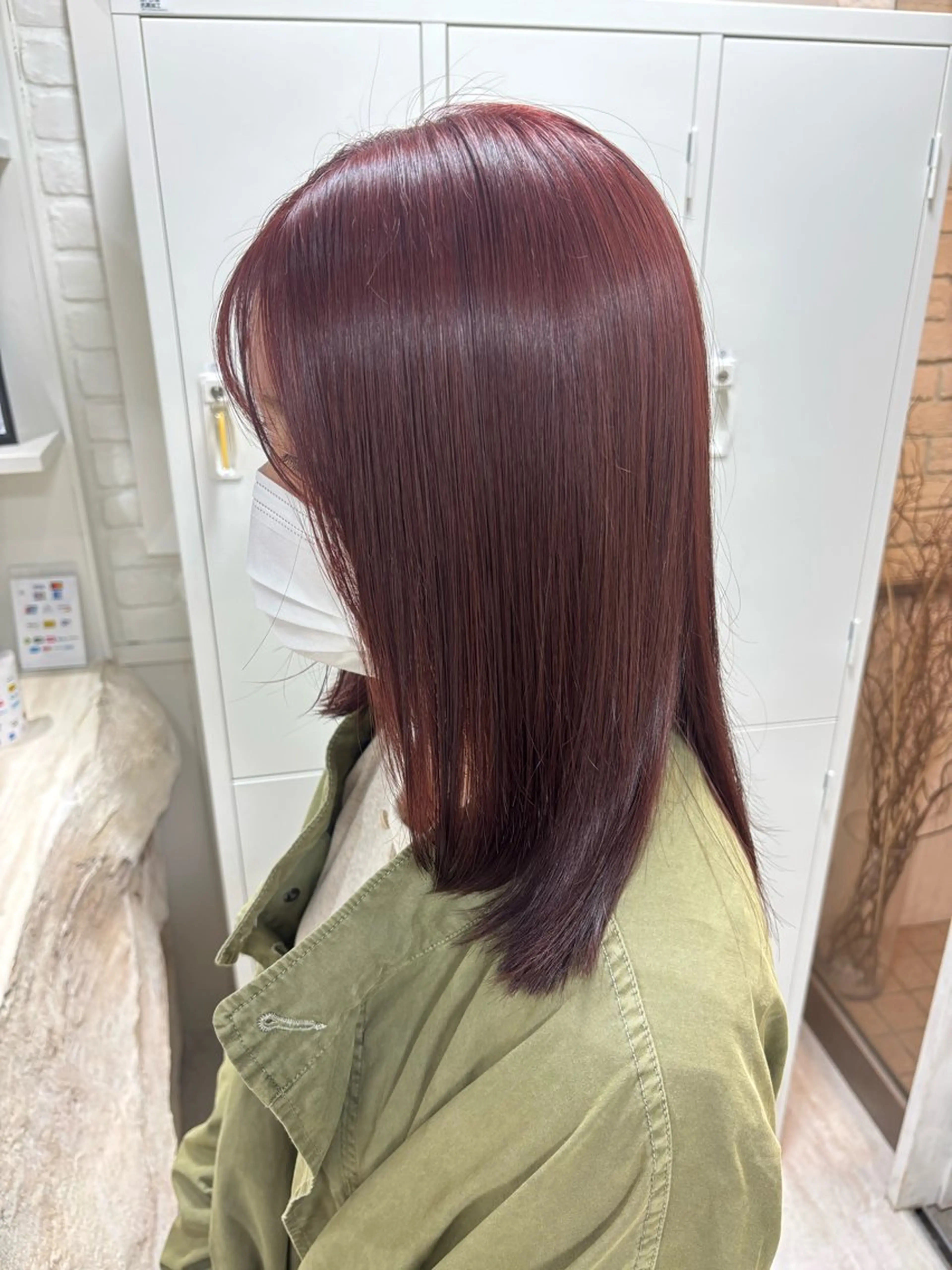 セミロング ヘアカラー 西山 ミユのヘアスタイル
