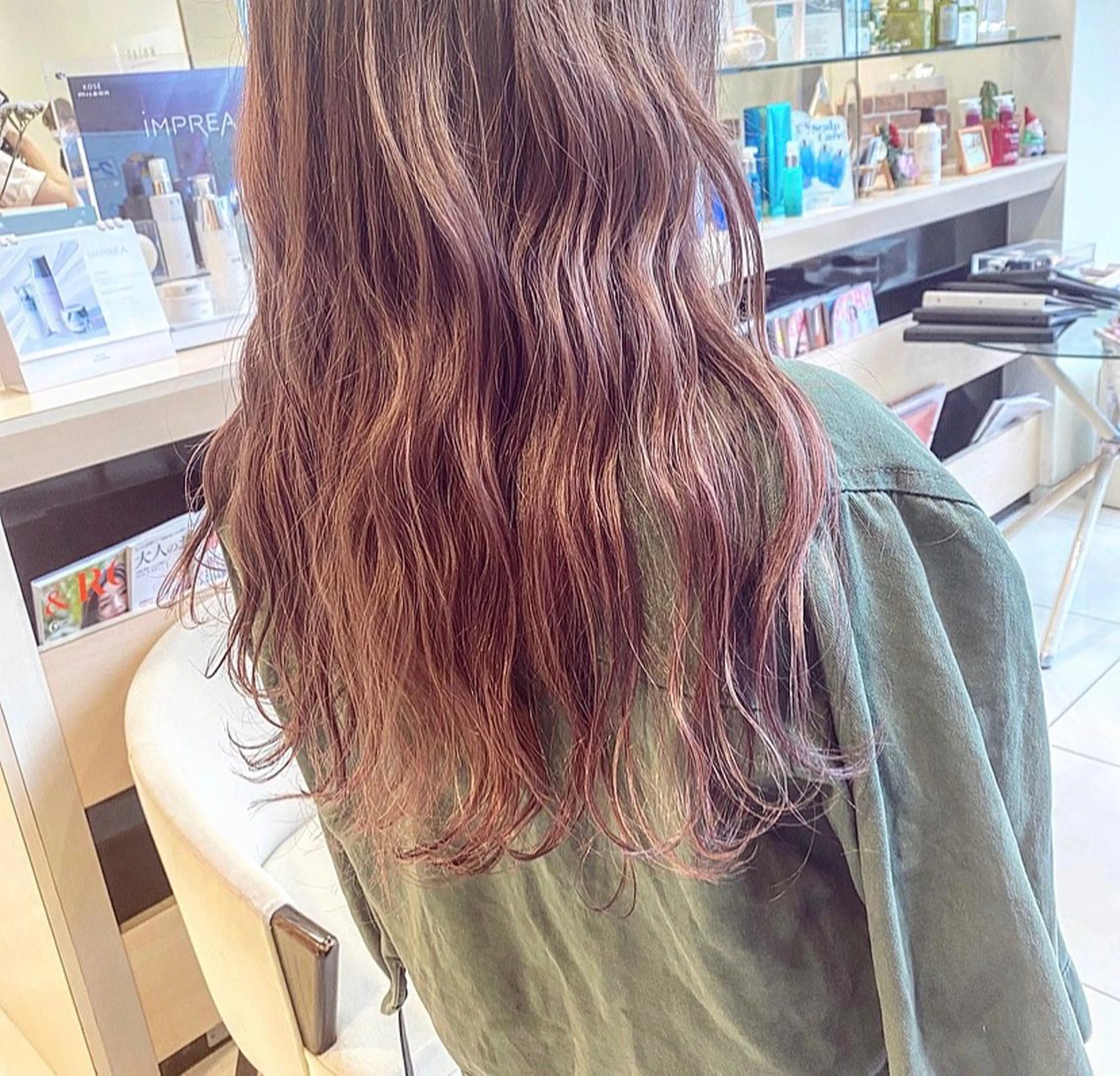 ロング カラー 滝本 里実のヘアスタイル