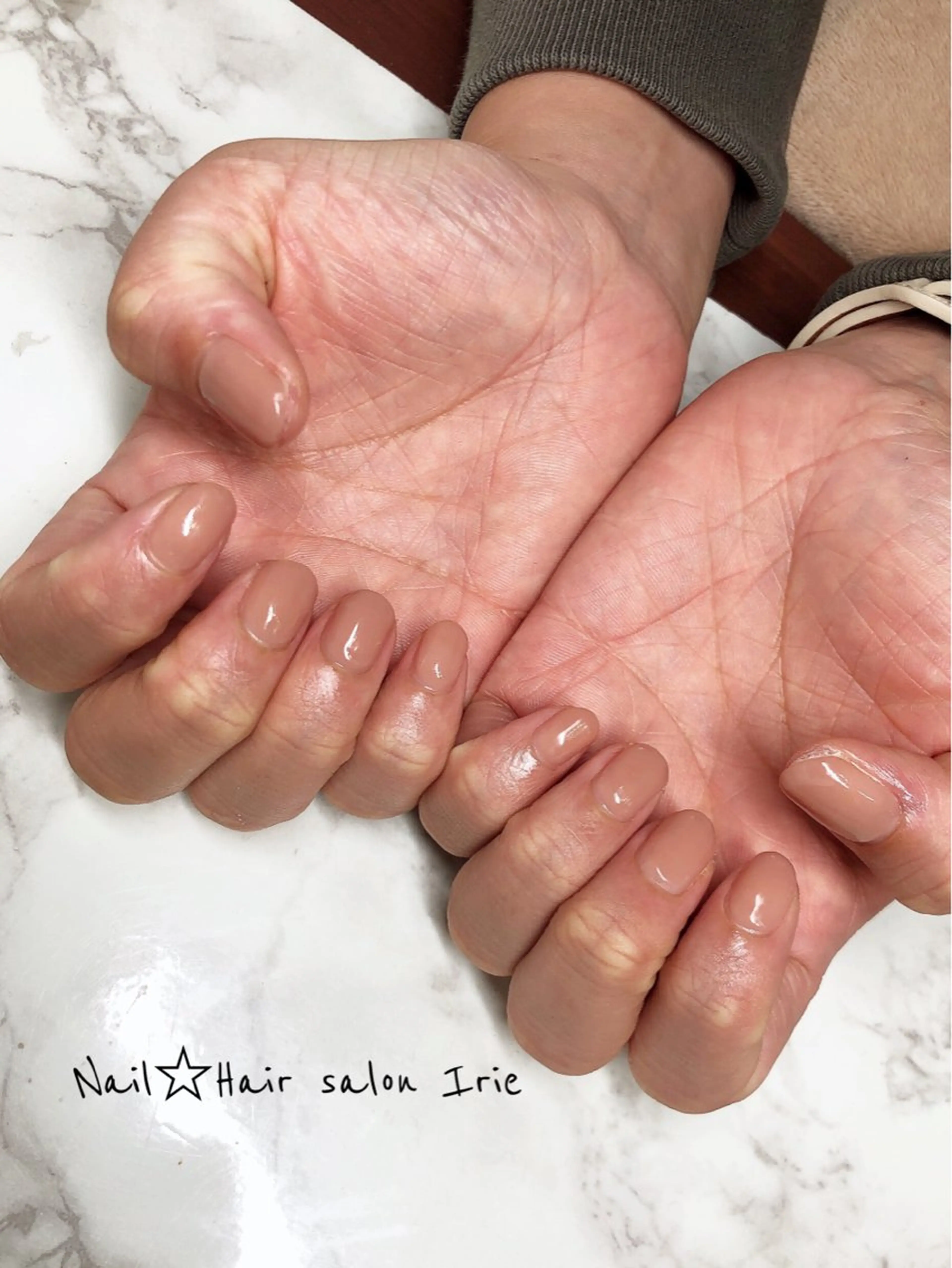 ネイル ハンドネイル ハンドケア 與儀 知佳のネイルデザイン