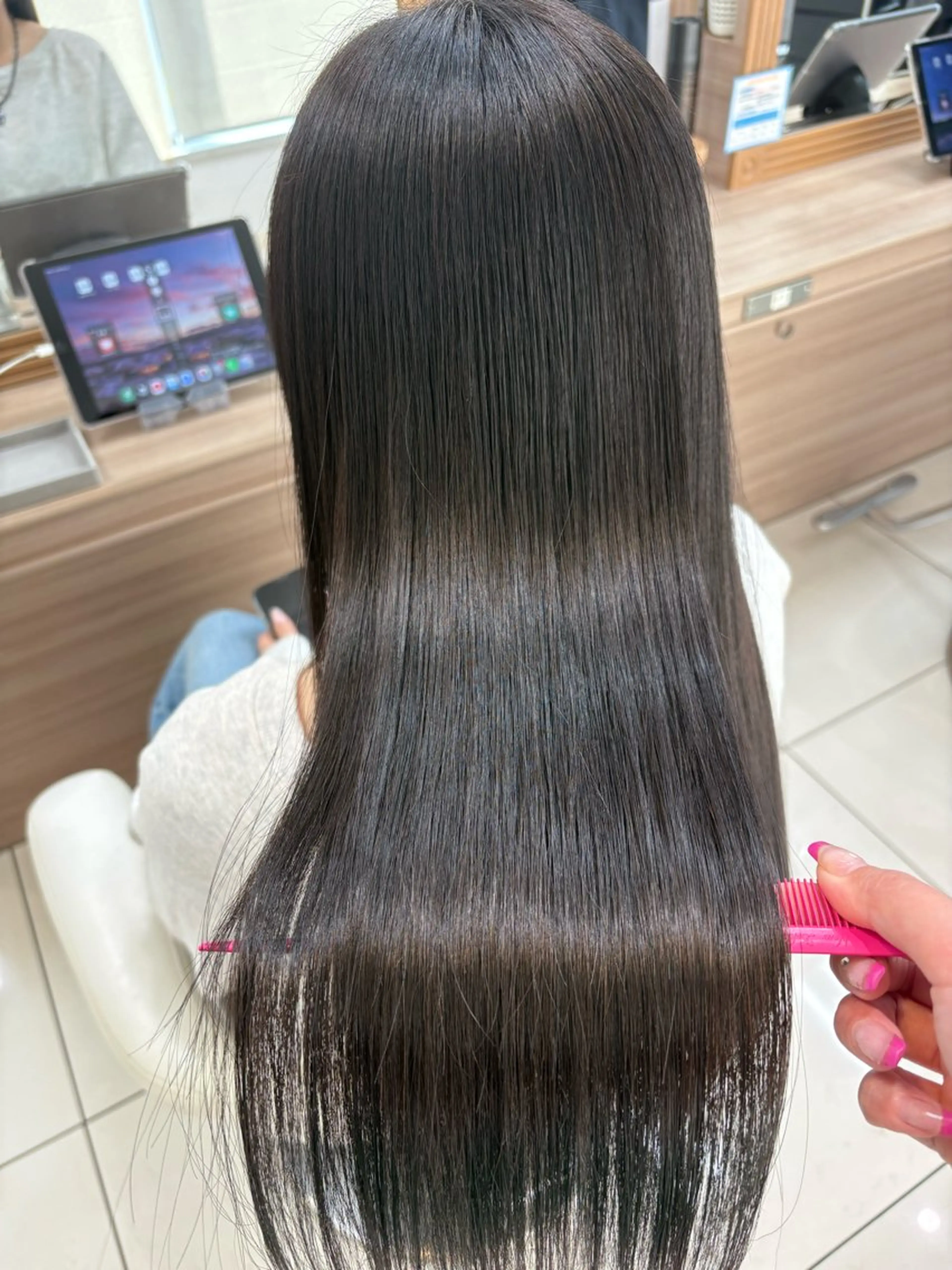 ロング カラー グレージュ オリーブグレージュ オリーブグレー カット ヘアカラー トリートメント SONOKA 🦋のヘアスタイル