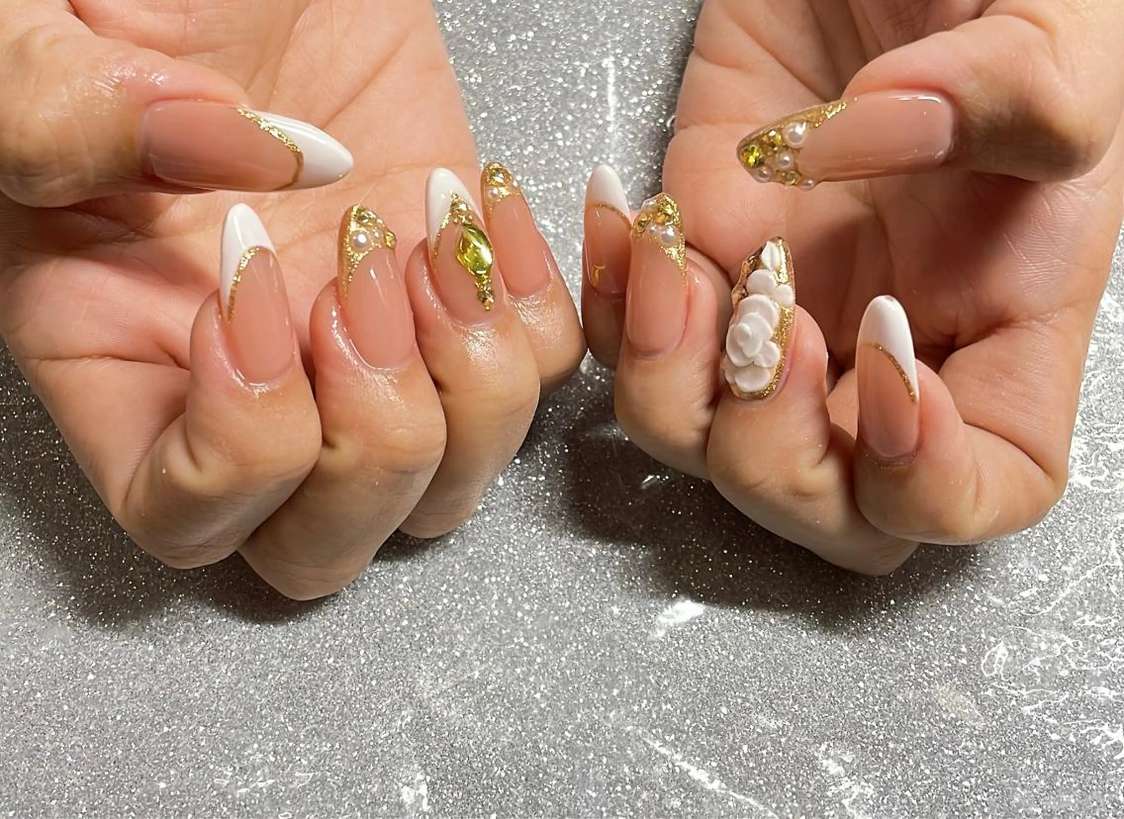 ネイル ハンドネイル VIERU 🌈🎀💖のネイルデザイン