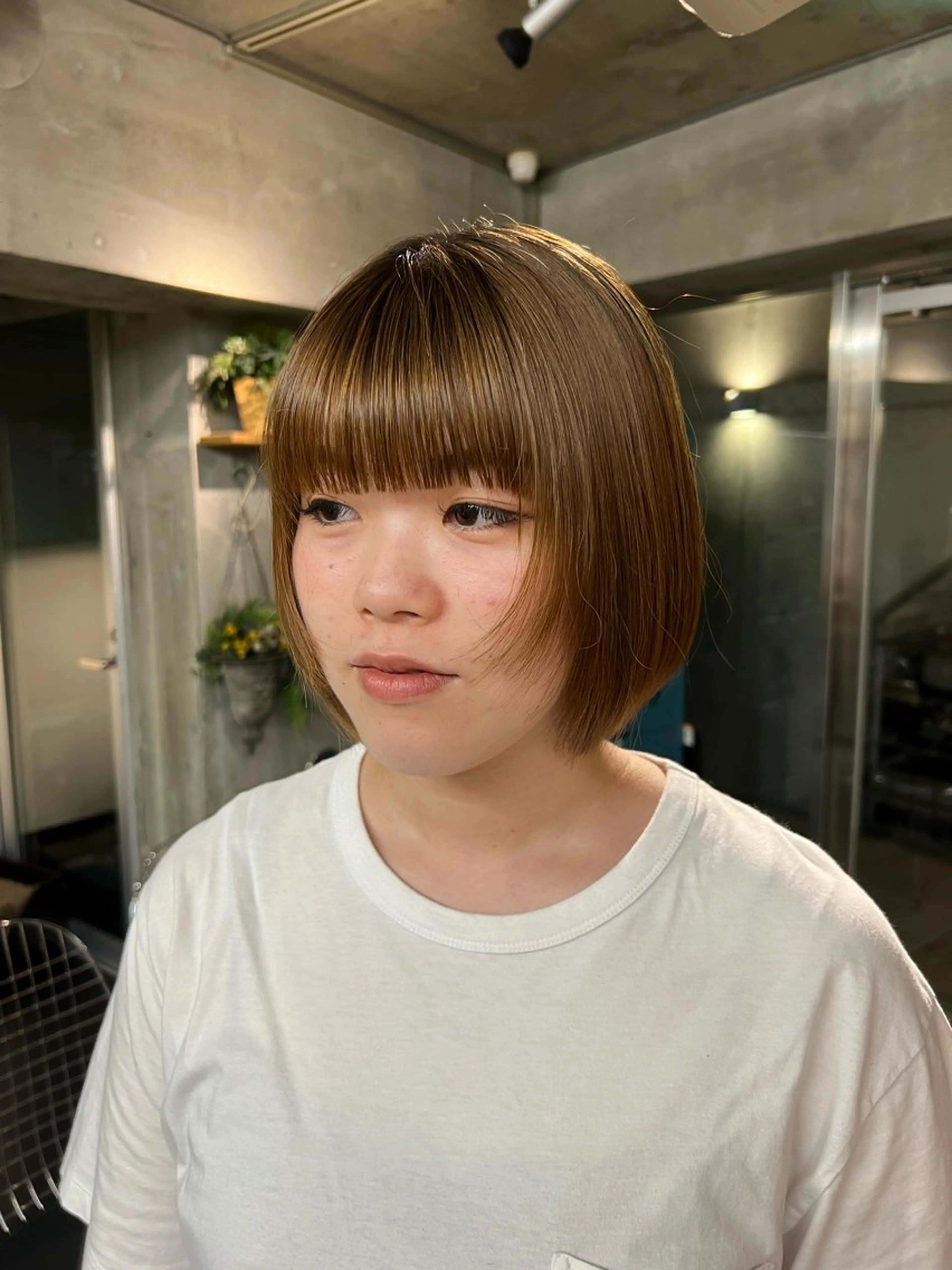 ショート ボブ 顔まわりレイヤー 顔周りカット レイヤーカット 土田かほ/本日🈳 透明感カラー🍃のヘアスタイル