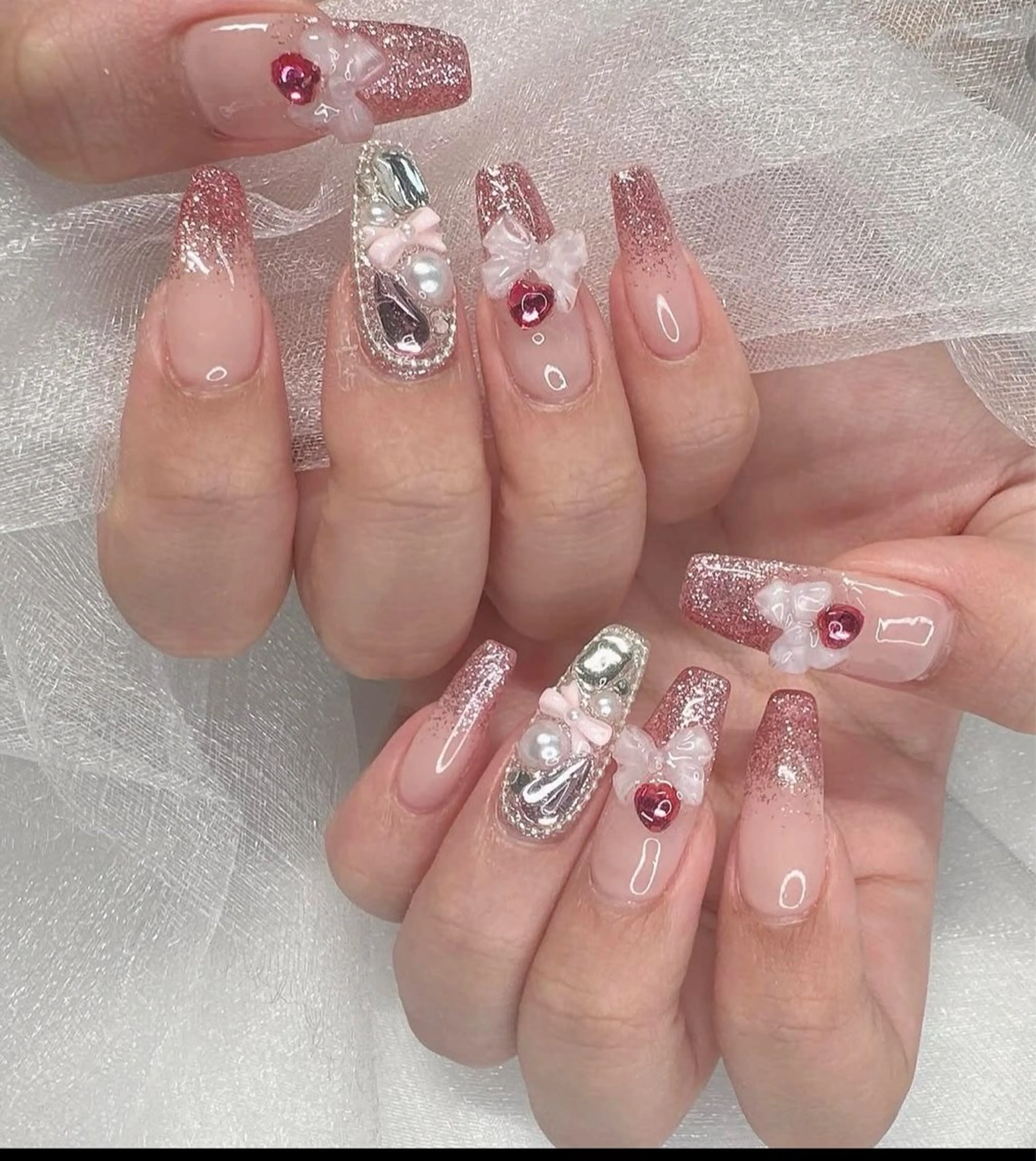 ネイル グラデーション キラキラネイル ワンカラーネイル 冬ネイル Jenn Nail Salonのネイルデザイン