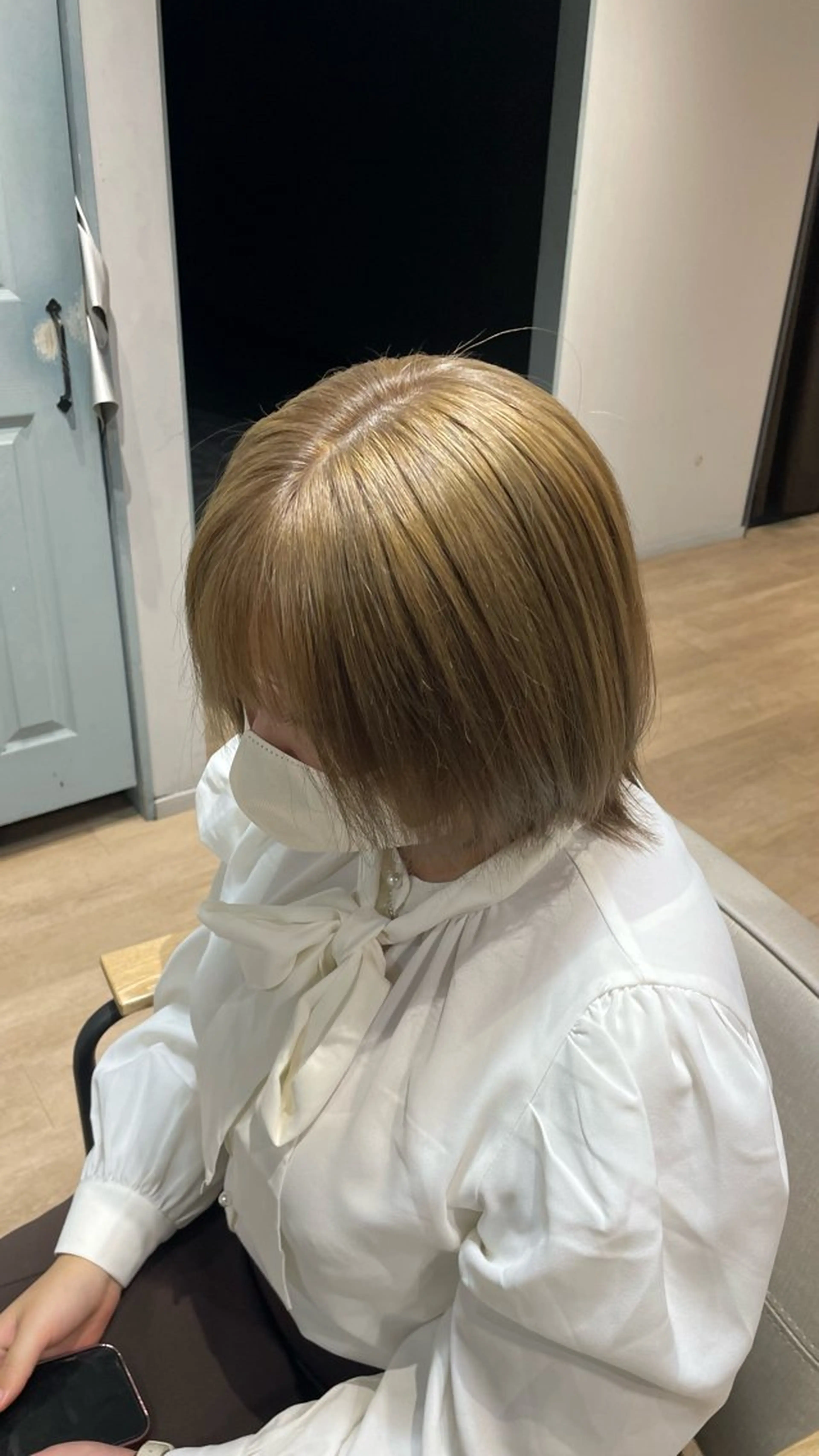 ショート カラー ベージュカラー ブリーチ ミルクティーベージュ 𝐚𝐨𝐢/透明感 カラー/メンズのヘアスタイル