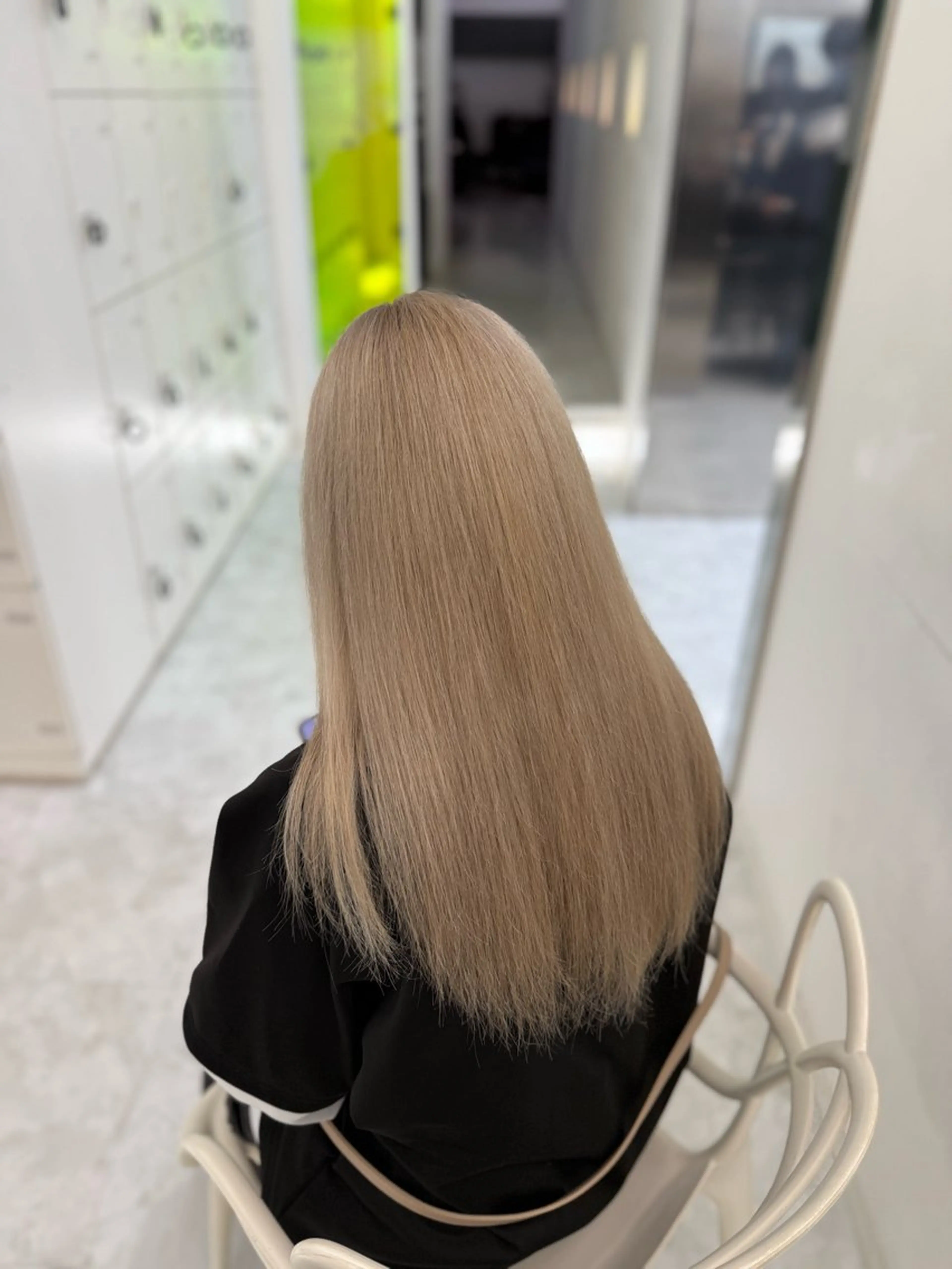 ロング カット ヘアカラー 艶髪ハイトーンカラー 渋谷🎀ririkaのヘアスタイル