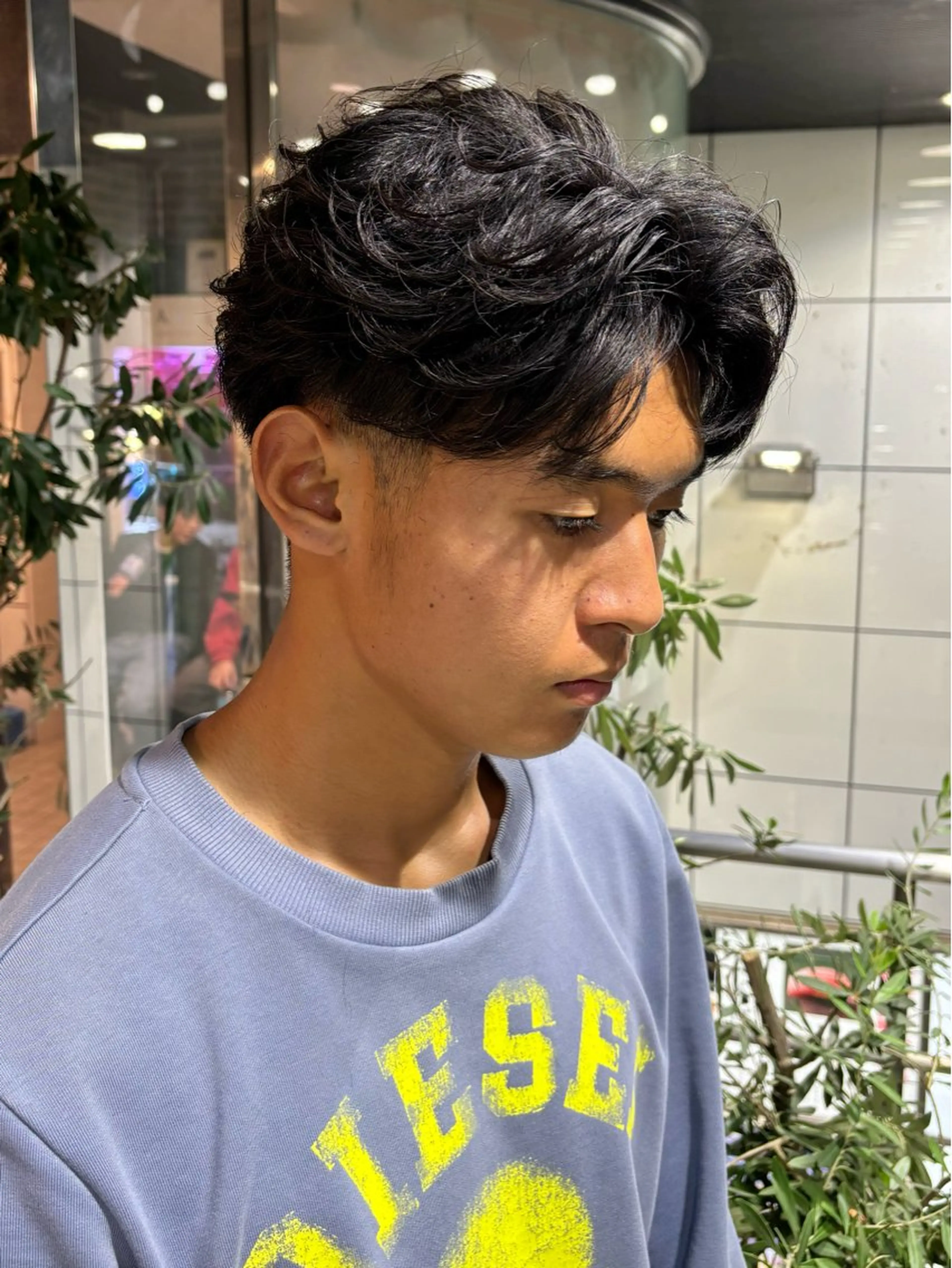 ショート パーマ メンズ メンズブリーチ メンズパーマ ニュアンスパーマ カット パーマ トリートメント ヘッドスパ ヘアセット 髪質改善　ネイル コトミ🐸のヘアスタイル
