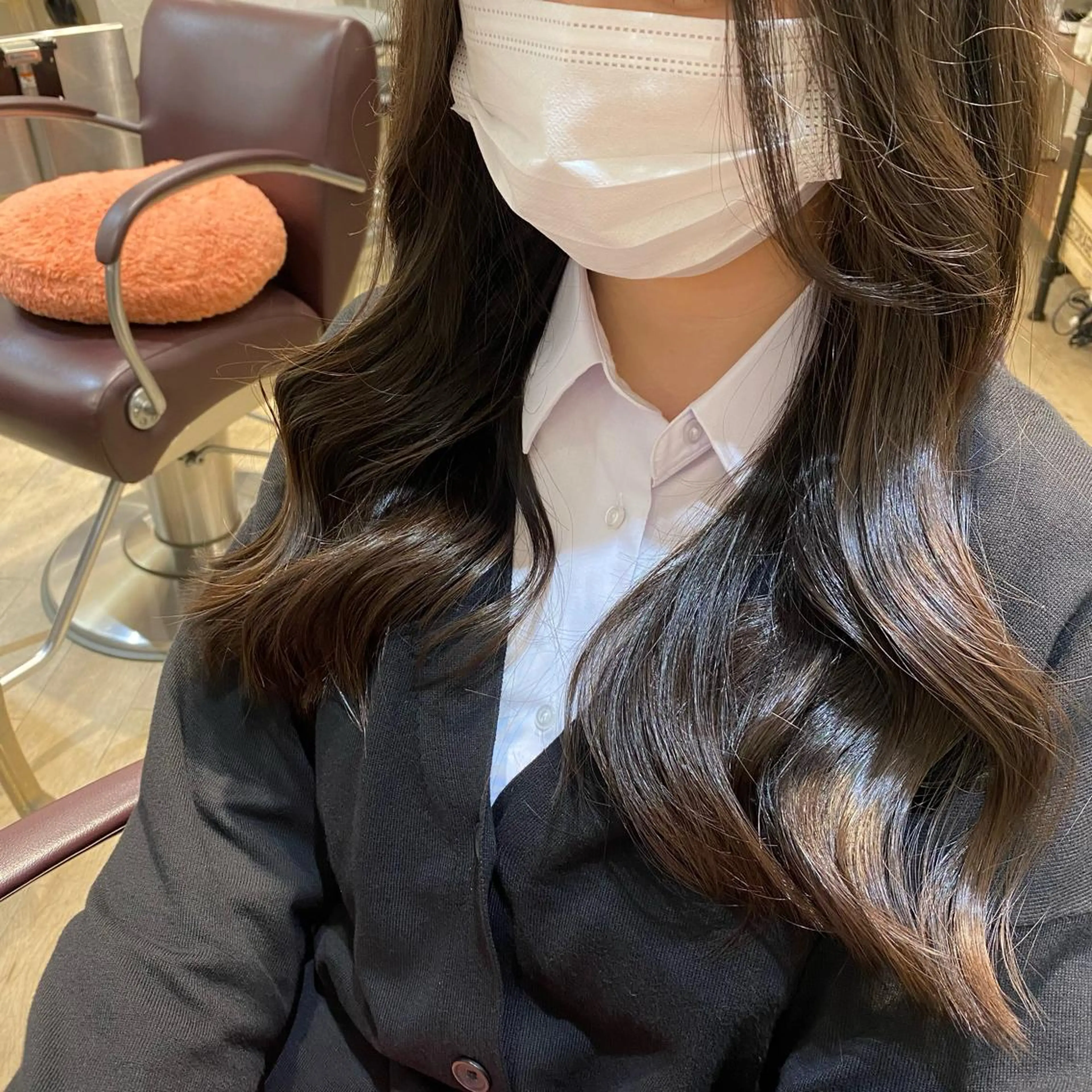 ロング 顔周りカット equal銀座所属・equal銀座 黒田💚のヘアスタイル