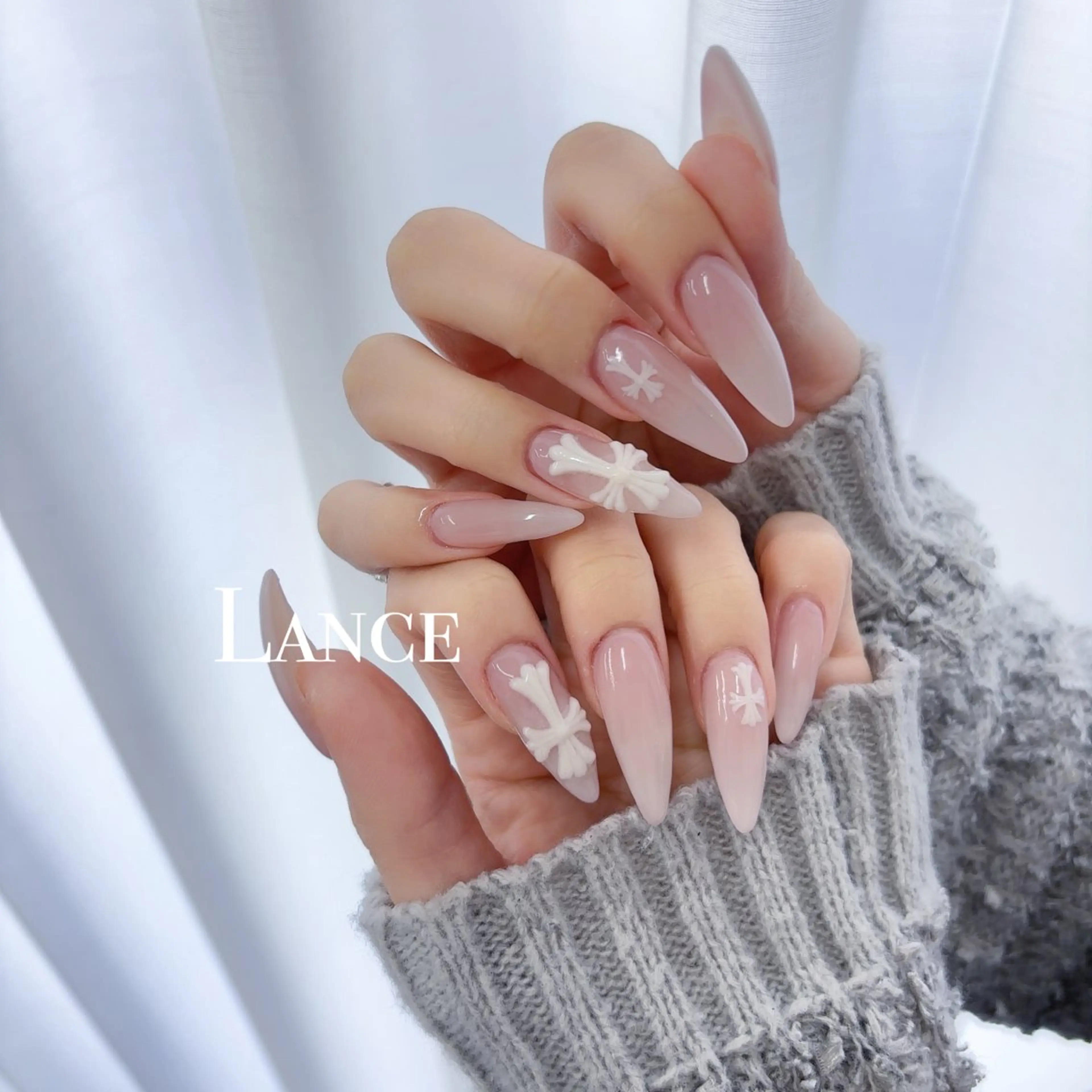 ネイル オーロラネイル フットネイル フレンチネイル ガラスフレンチ 氷ネイル・うるうるネイル ハンドネイル Lance nailのネイルデザイン